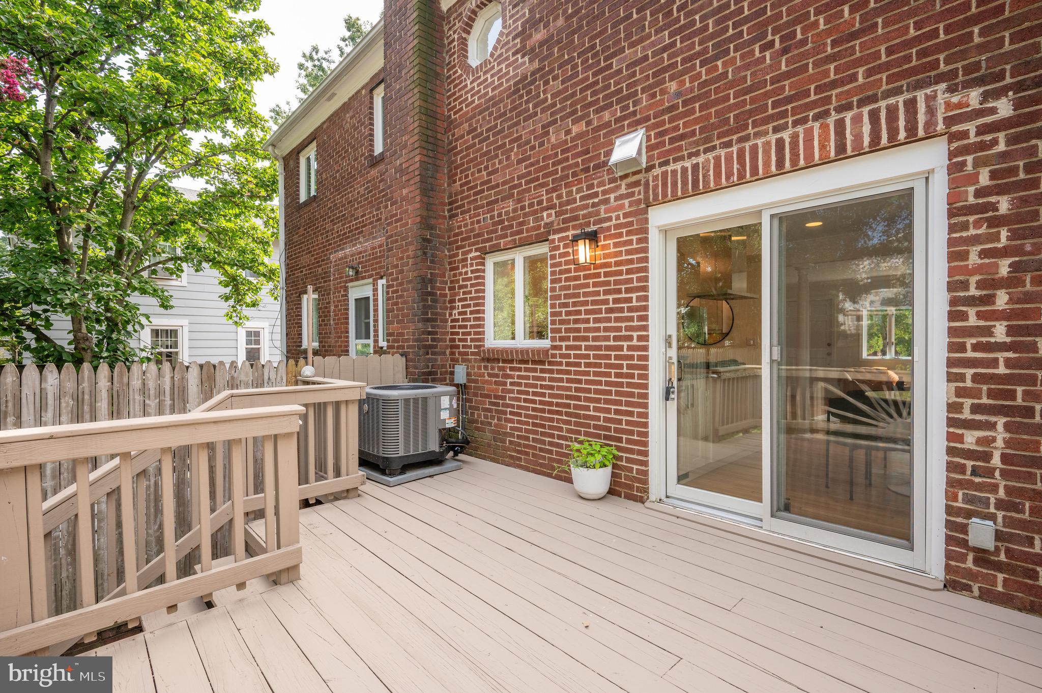 208 E Bellefonte Ave