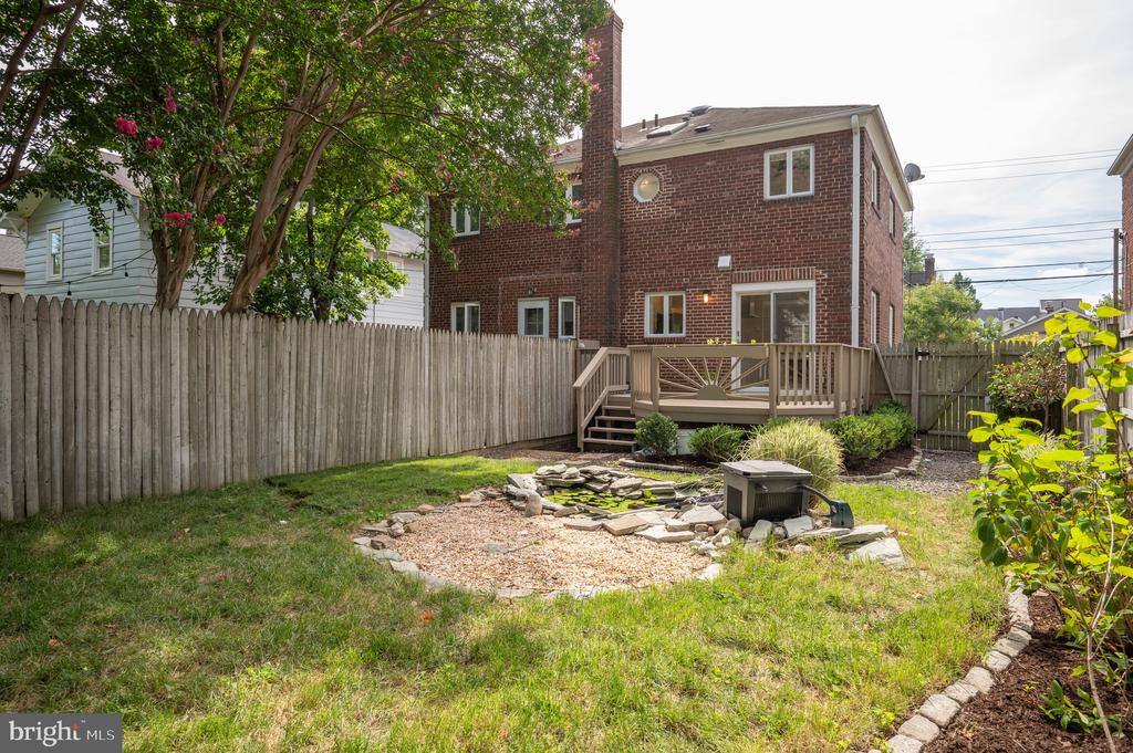 208 E Bellefonte Ave