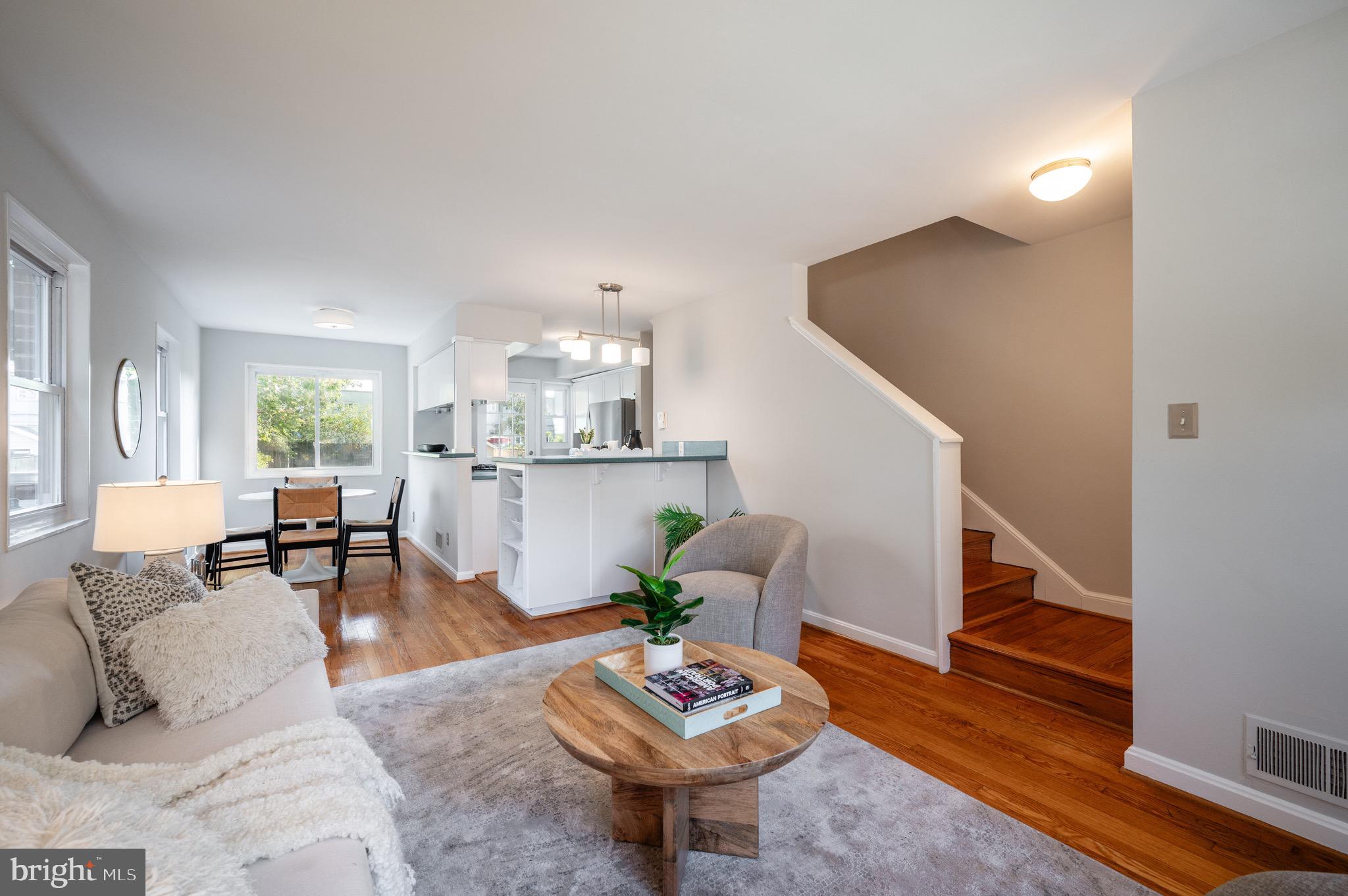 39 E Bellefonte Ave #1/2