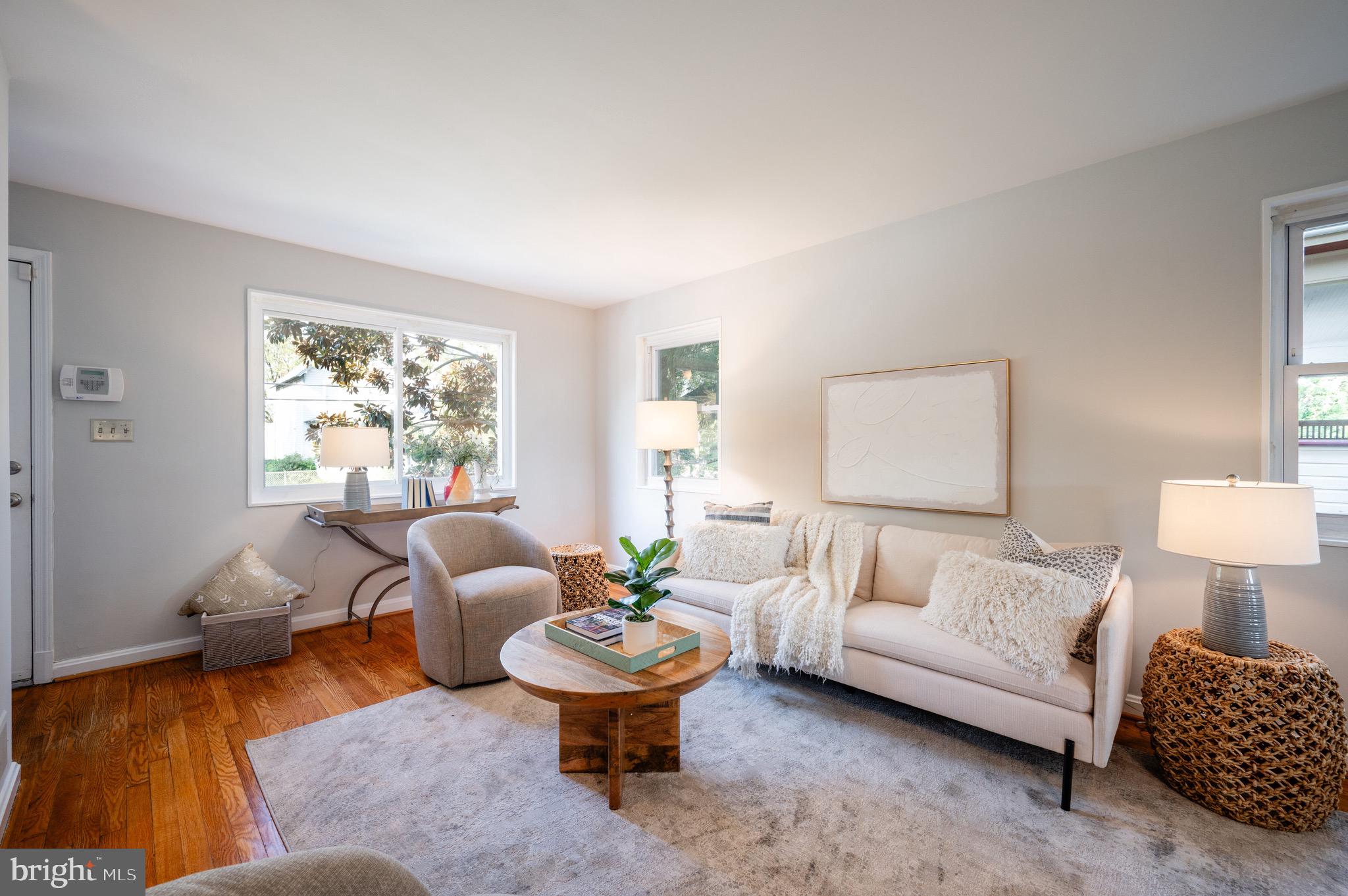 39 E Bellefonte Ave #1/2