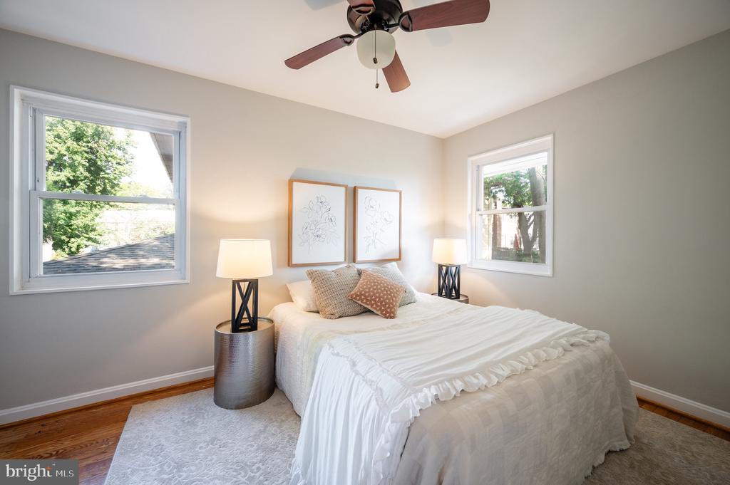 39 E Bellefonte Ave #1/2