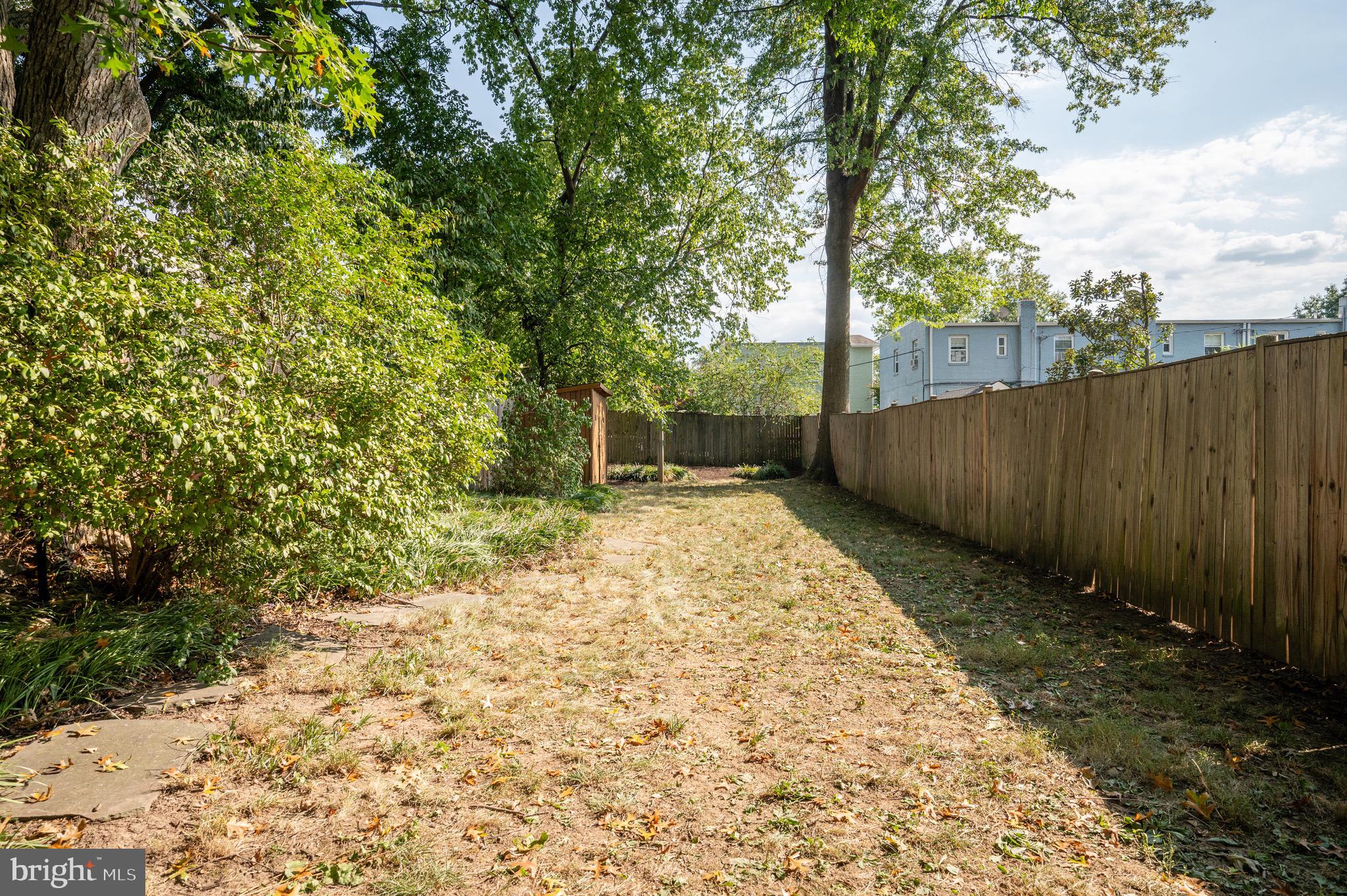 39 E Bellefonte Ave #1/2
