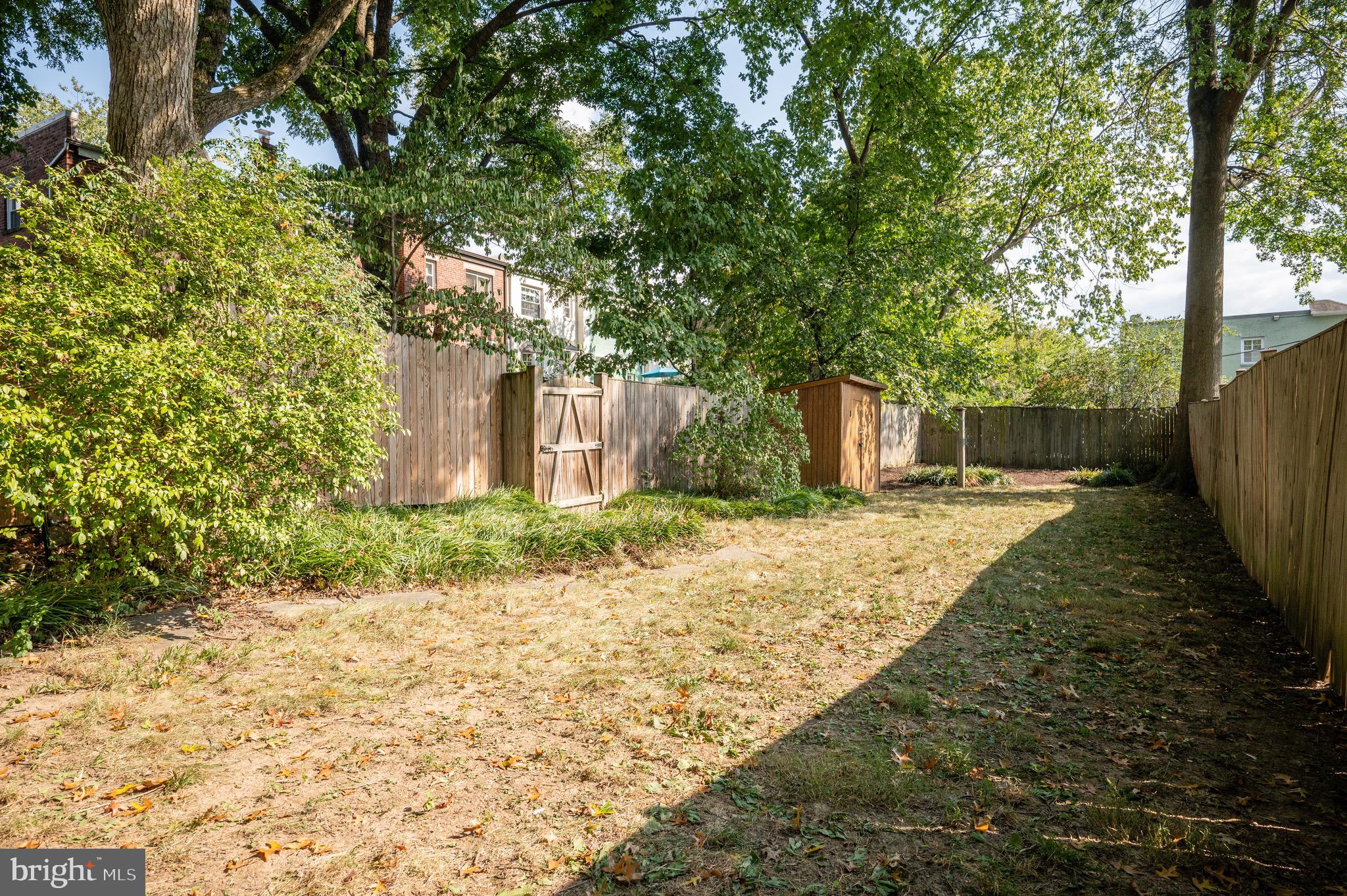 39 E Bellefonte Ave #1/2