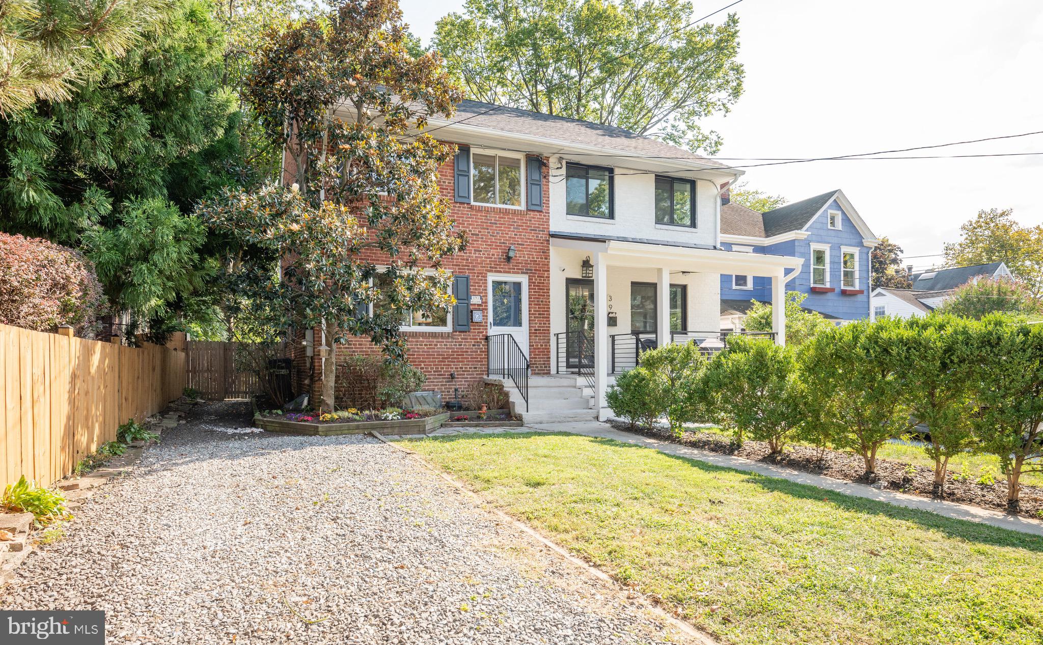 39 E Bellefonte Ave #1/2