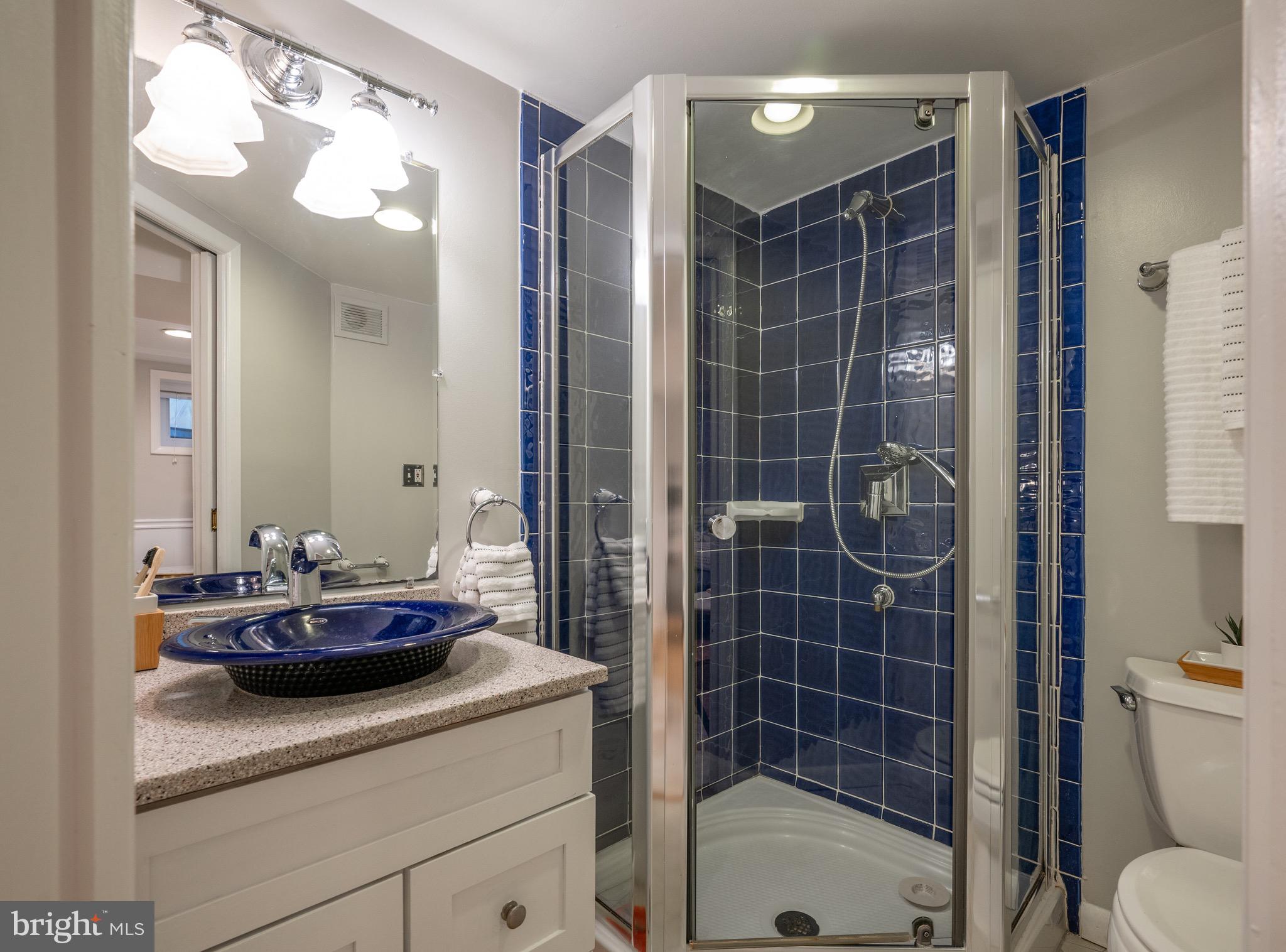 39 E Bellefonte Ave #1/2