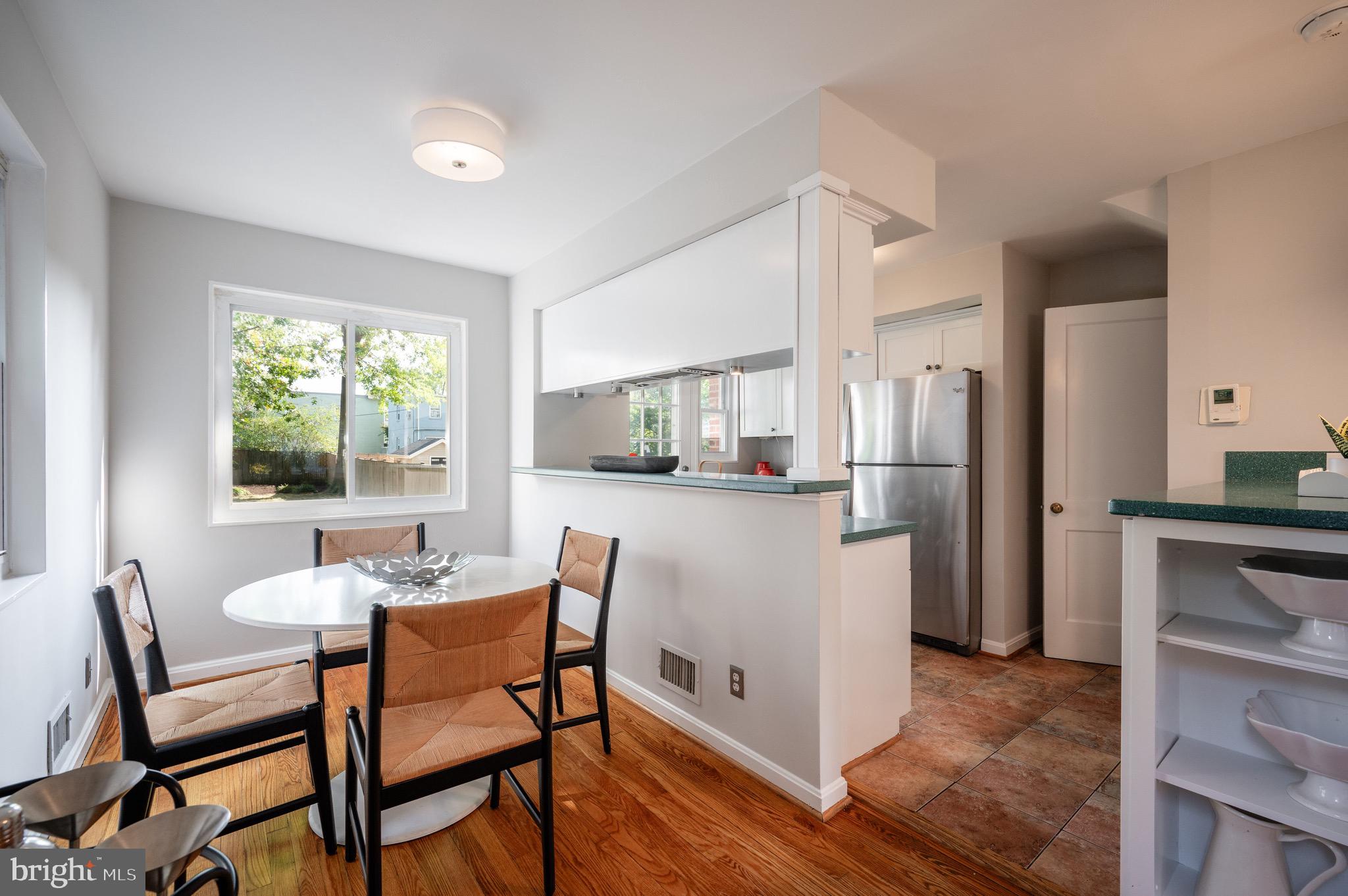 39 E Bellefonte Ave #1/2