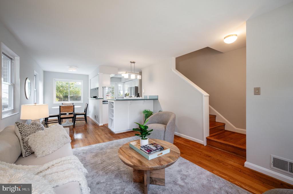 39 E Bellefonte Ave #1/2