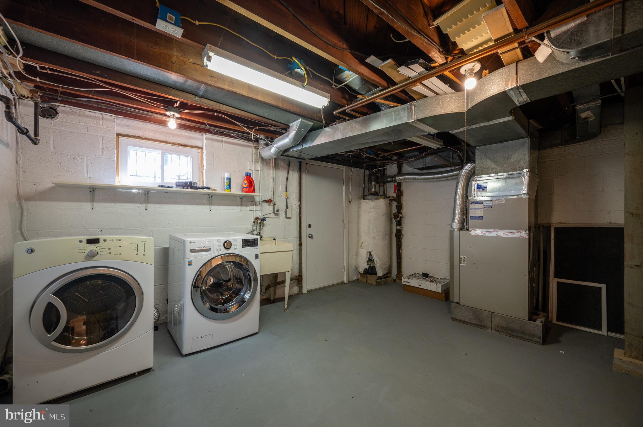 39 E Bellefonte Ave #1/2