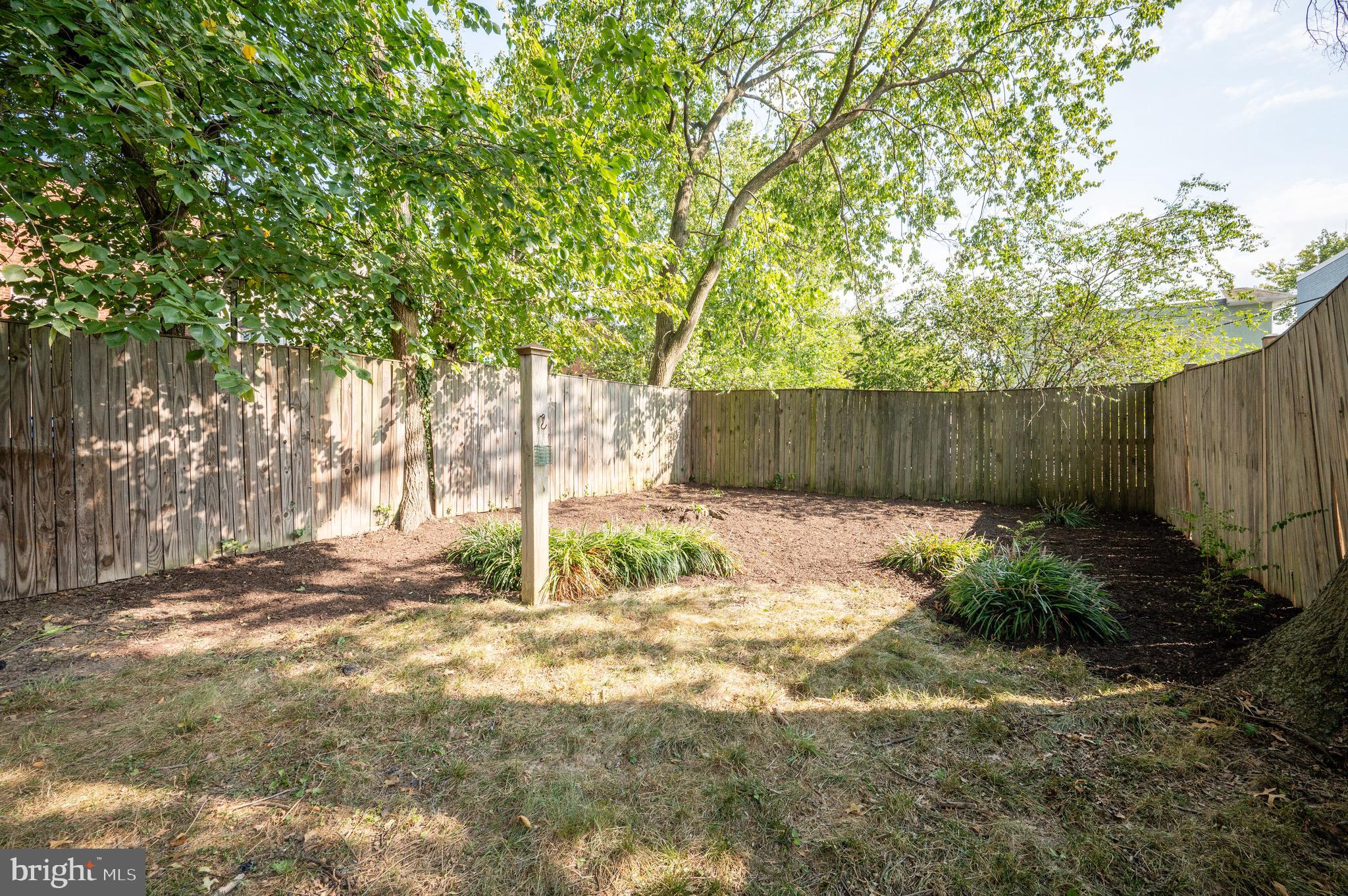 39 E Bellefonte Ave #1/2