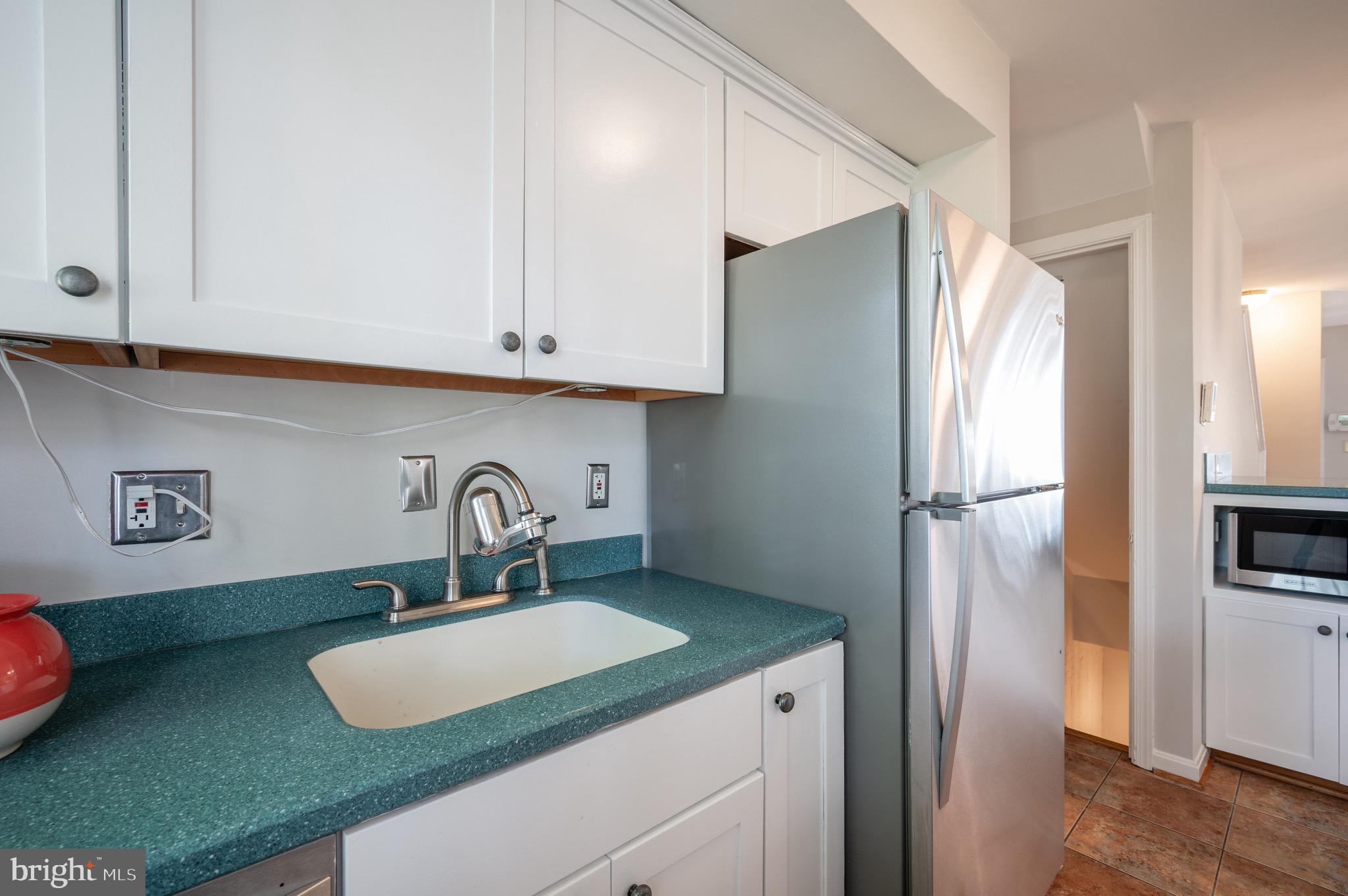 39 E Bellefonte Ave #1/2