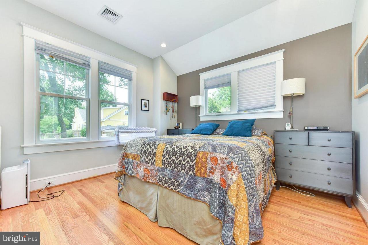 316 E CUSTIS AVE