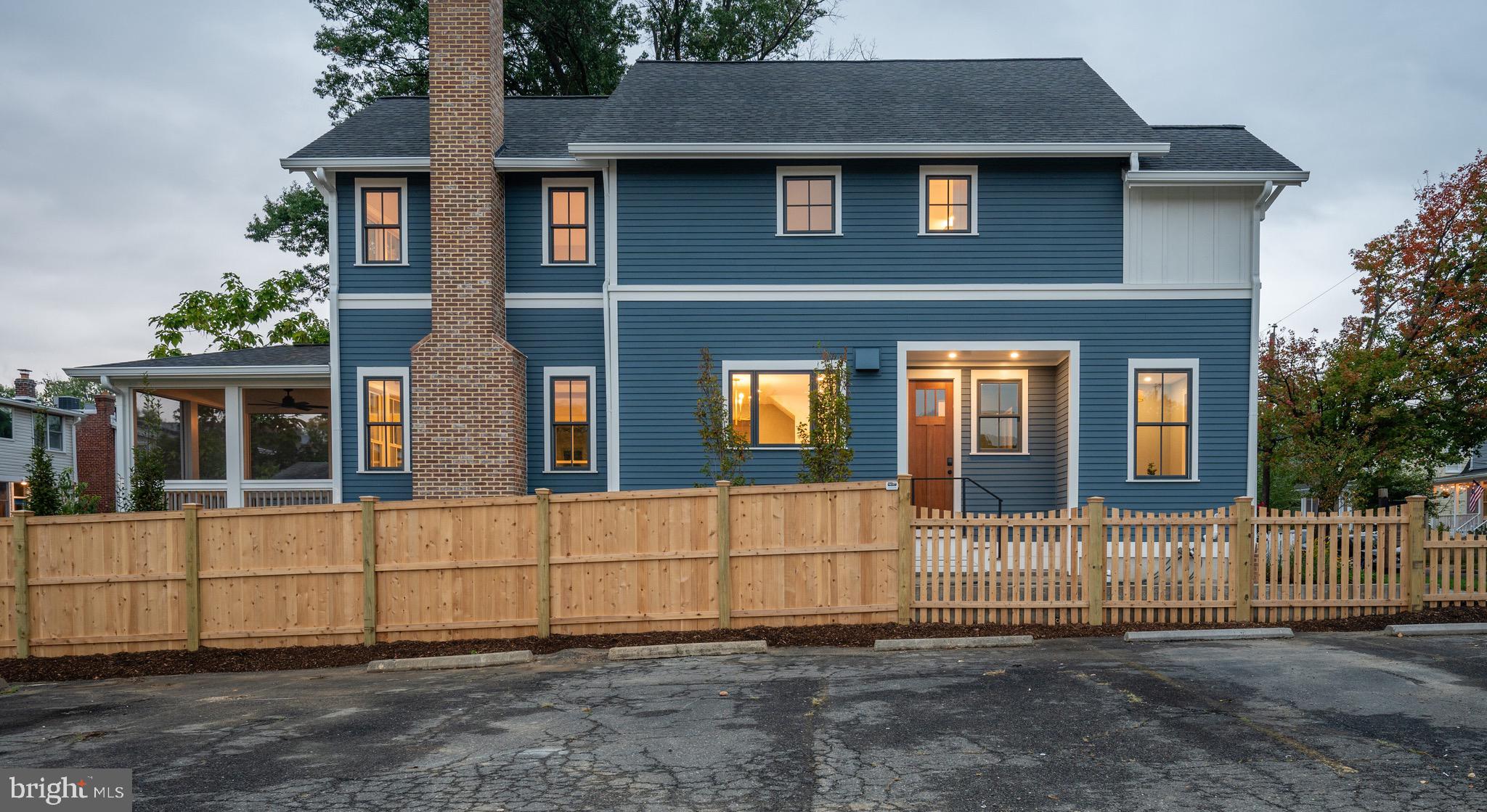 110 E Raymond Avenue