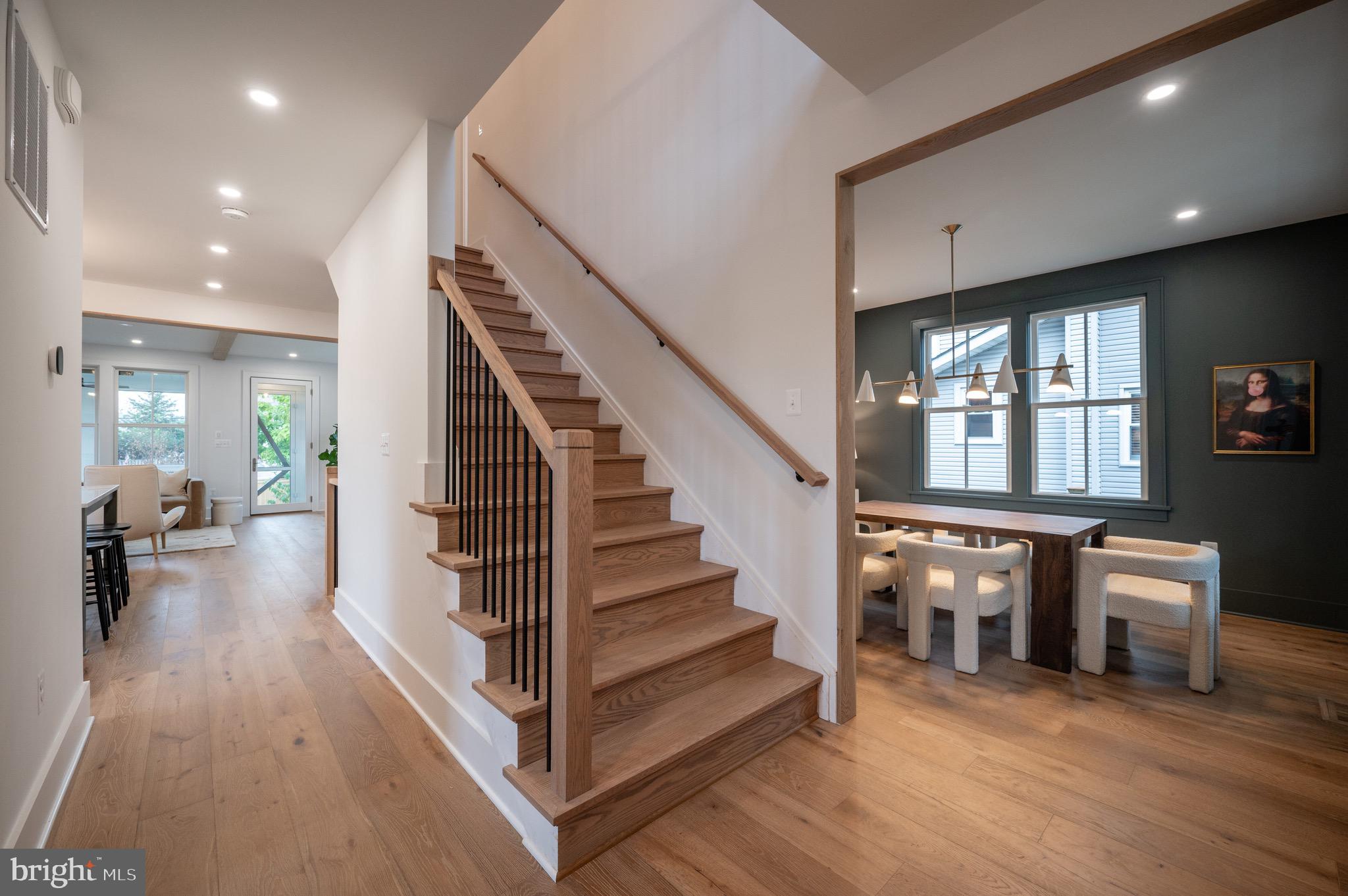 110 E Raymond Avenue