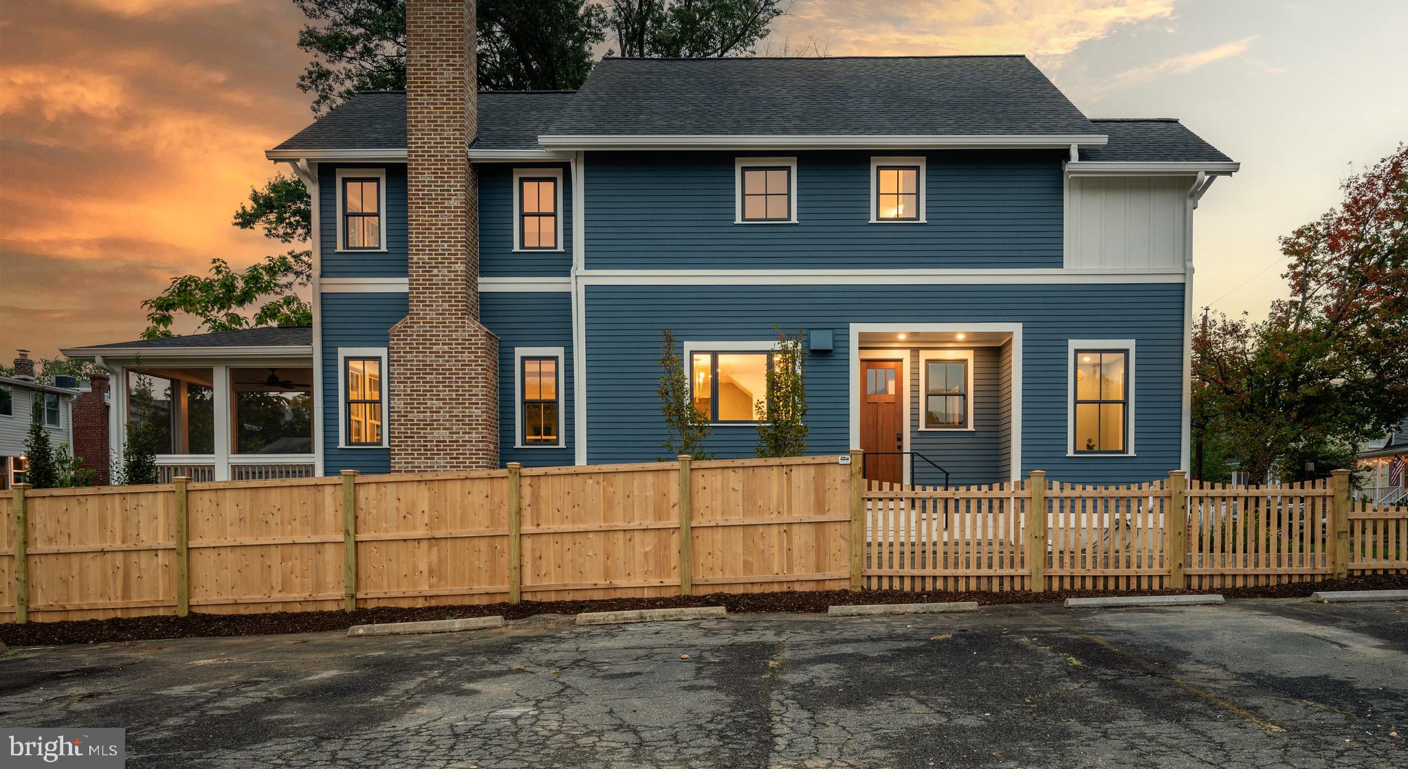 110 E Raymond Avenue