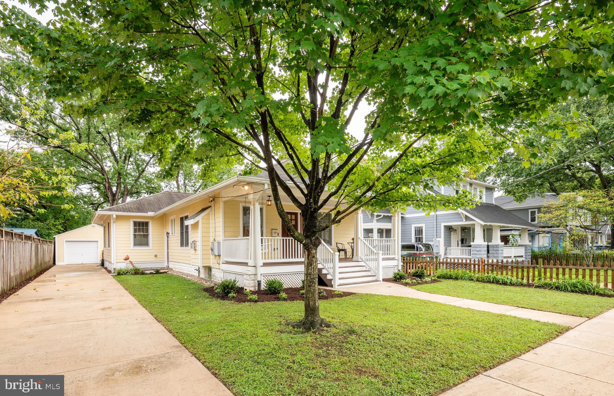 4 W Luray Ave W