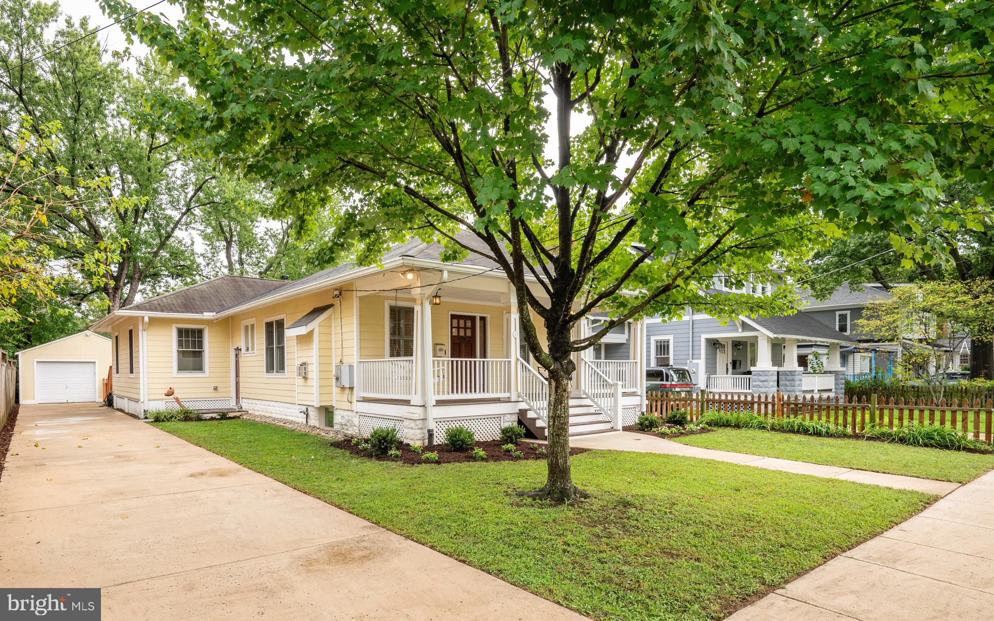 4 W Luray Ave W
