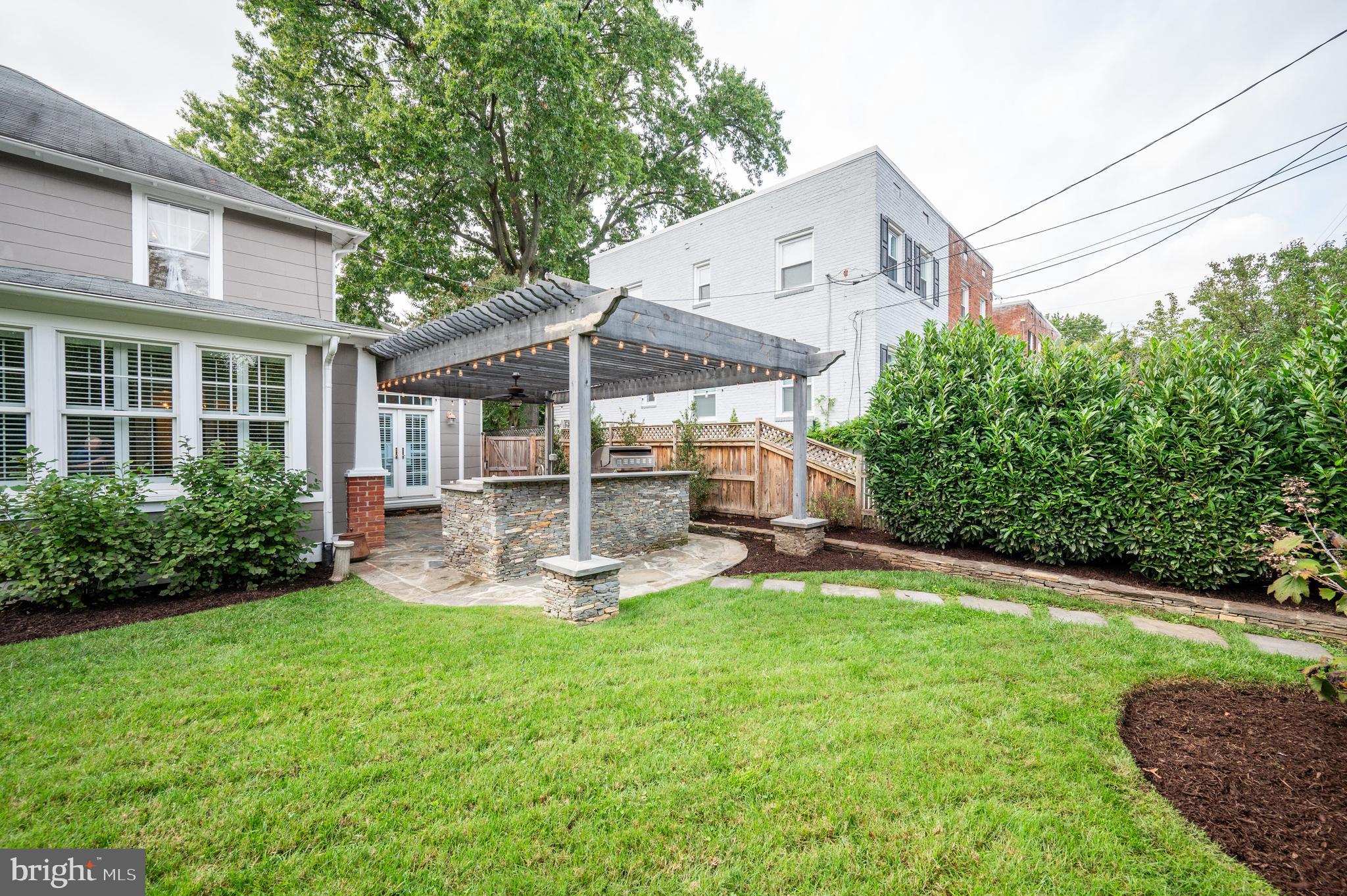 106 E Cliff St