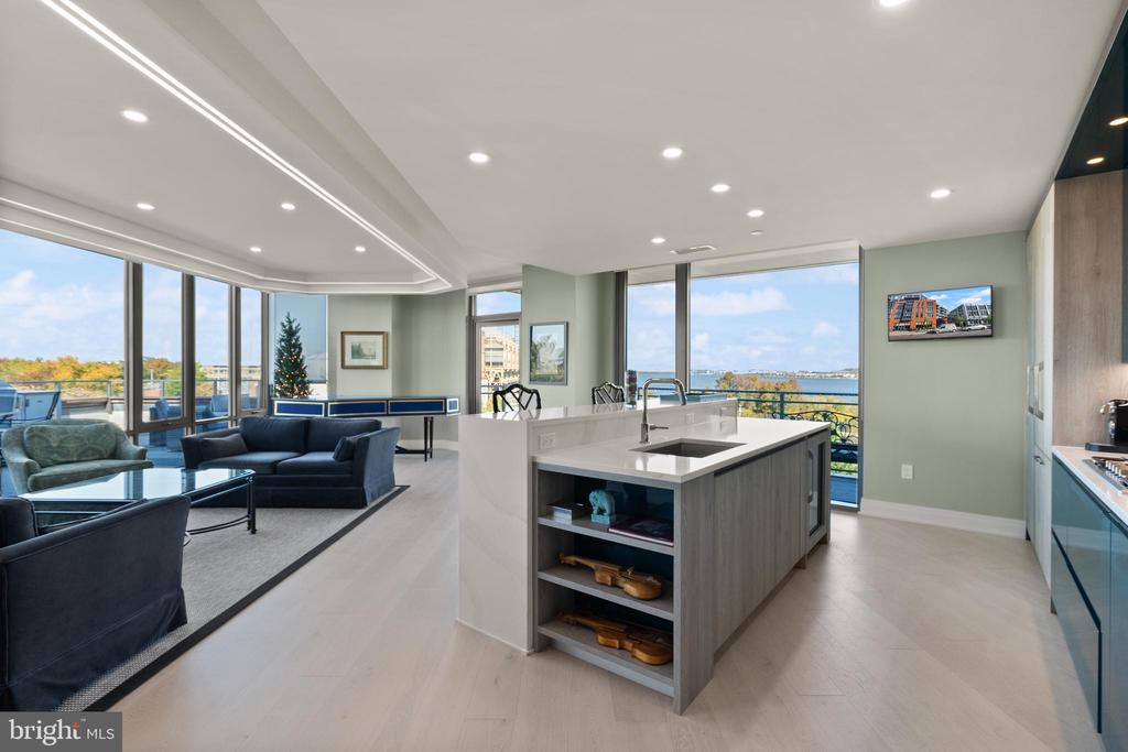 1201 N ROYAL STREET Unit: 505
