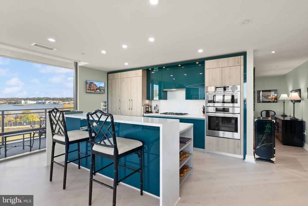 1201 N ROYAL STREET Unit: 505
