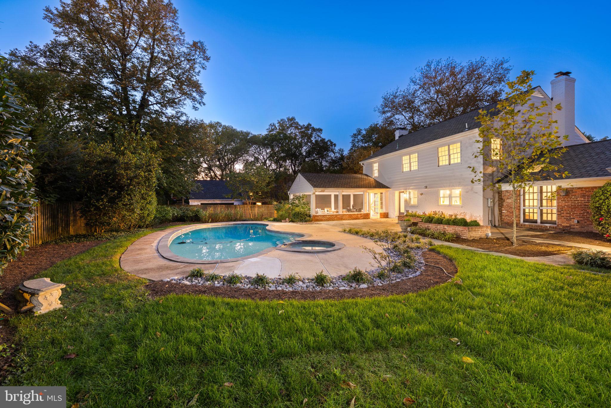 3568 Trinity Dr