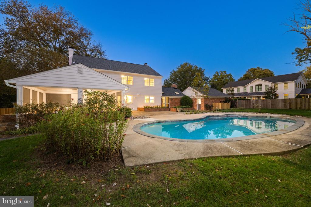 3568 Trinity Dr