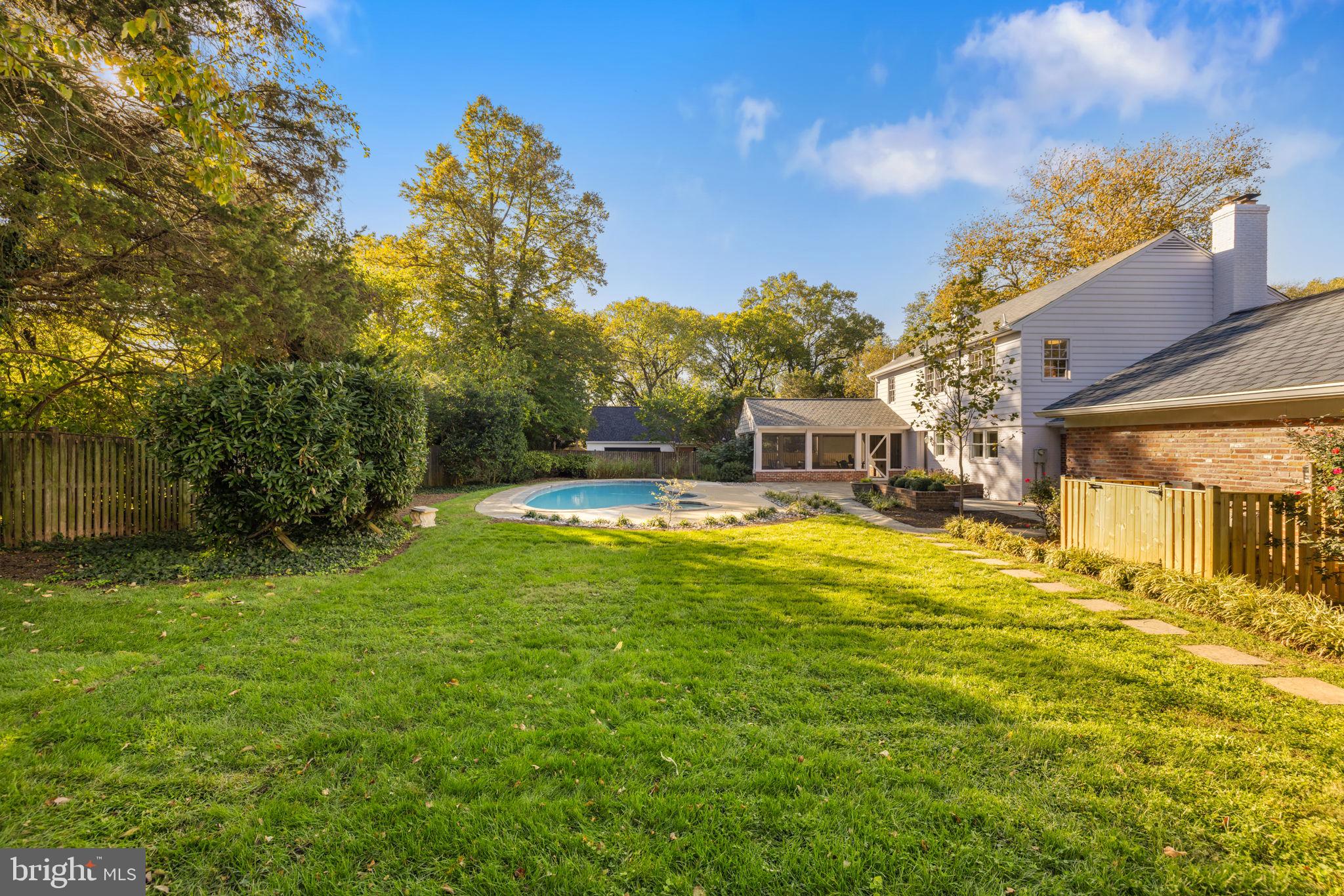 3568 Trinity Dr