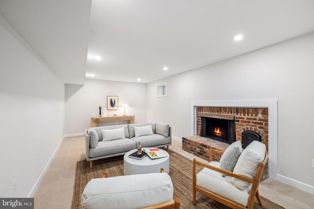3568 Trinity Dr