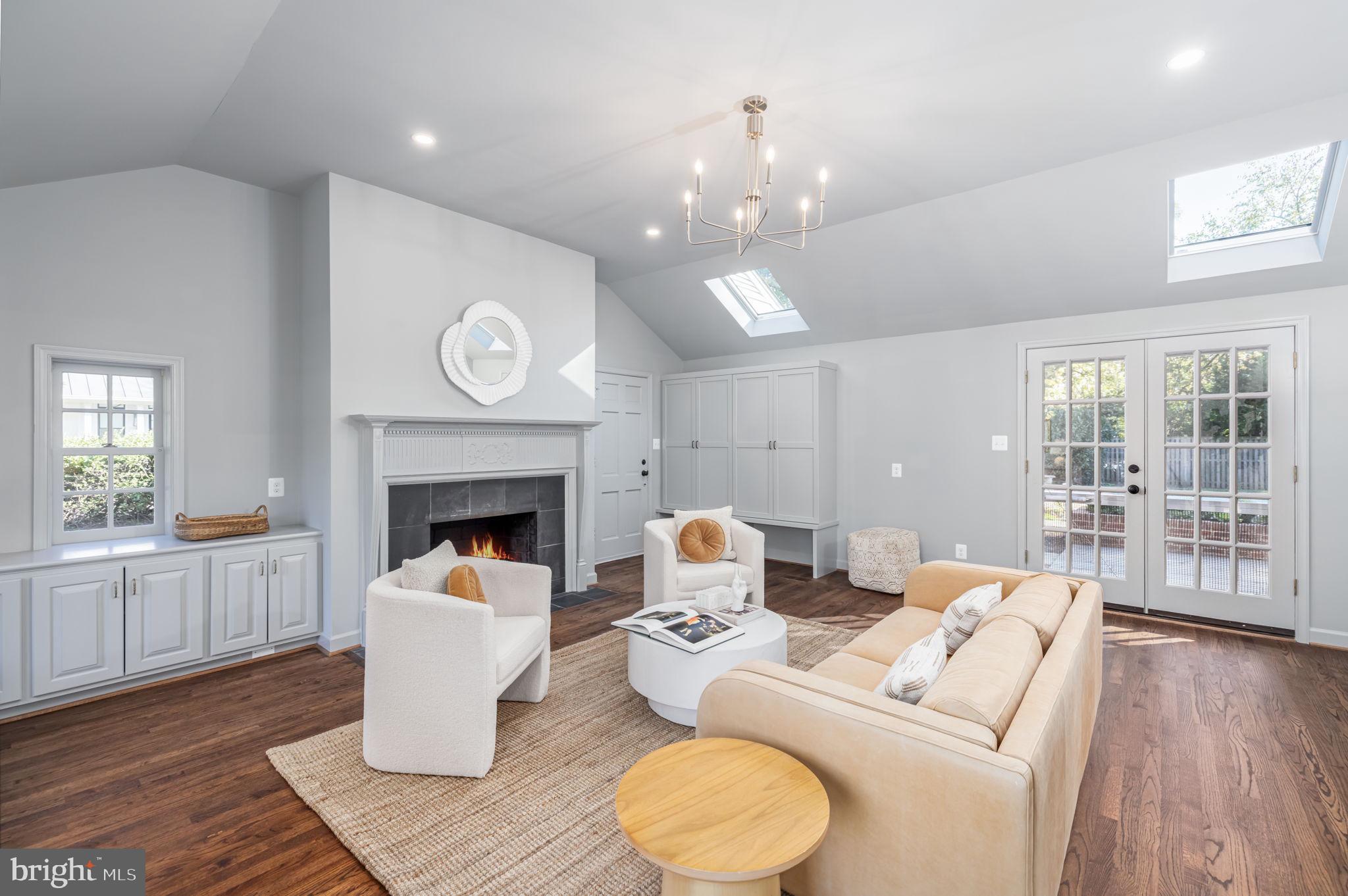 3568 Trinity Dr