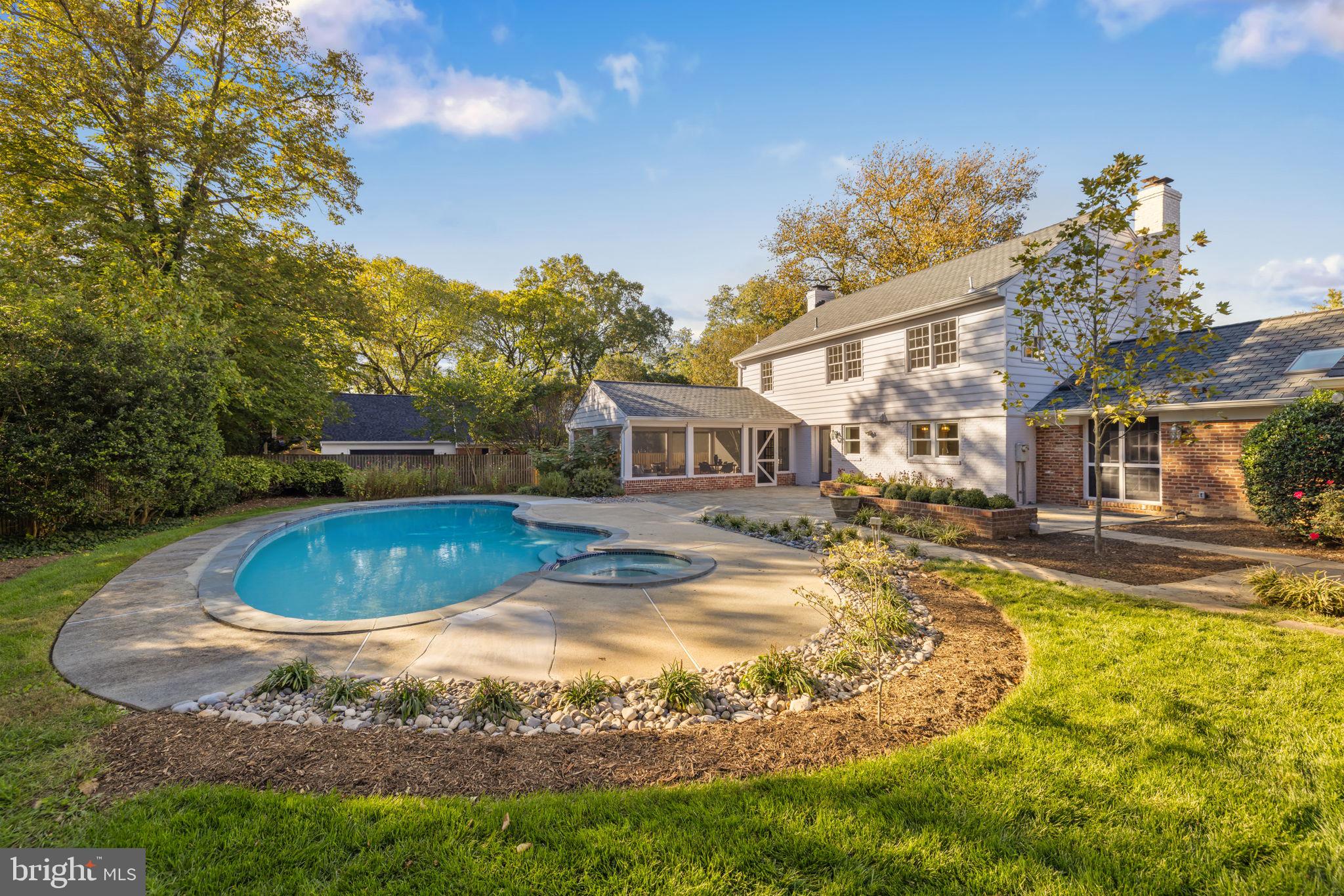 3568 Trinity Dr