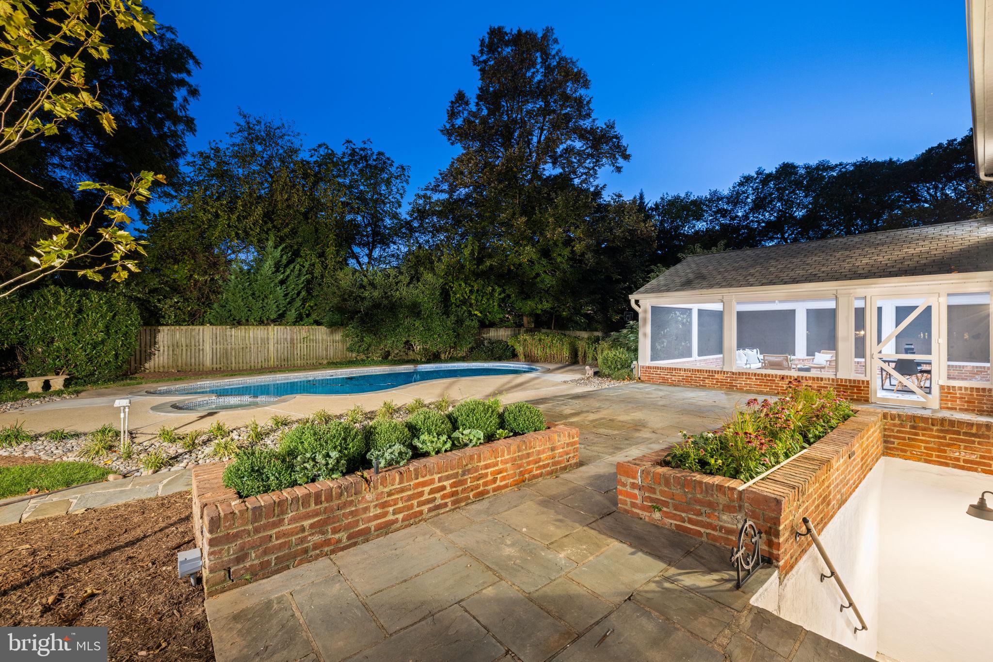 3568 Trinity Dr