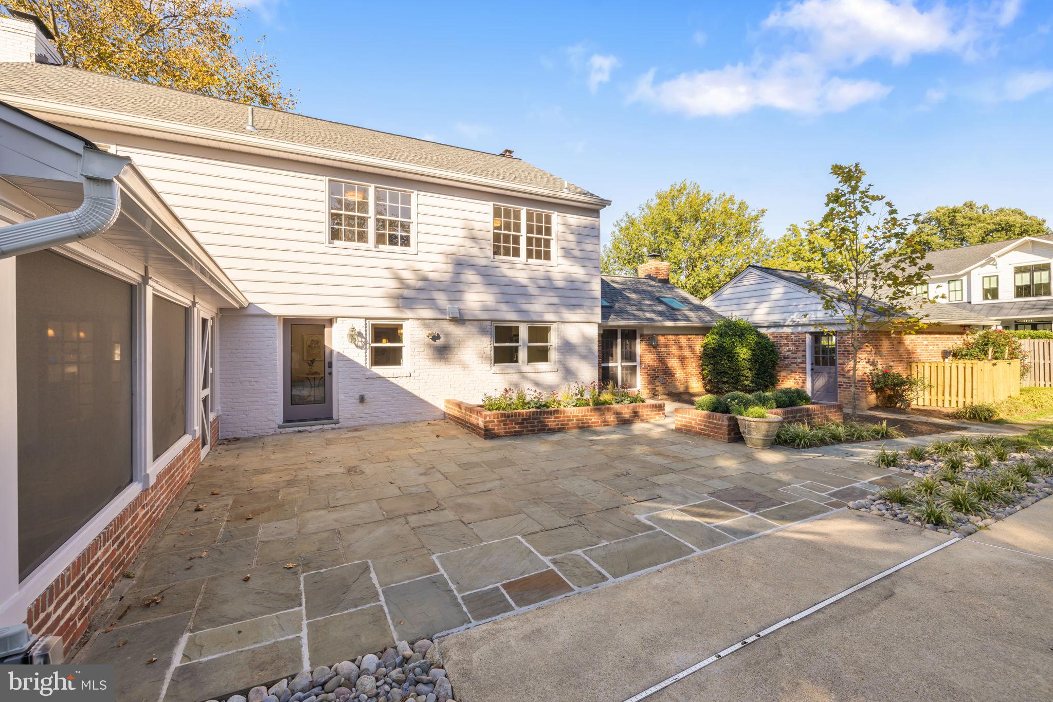 3568 Trinity Dr