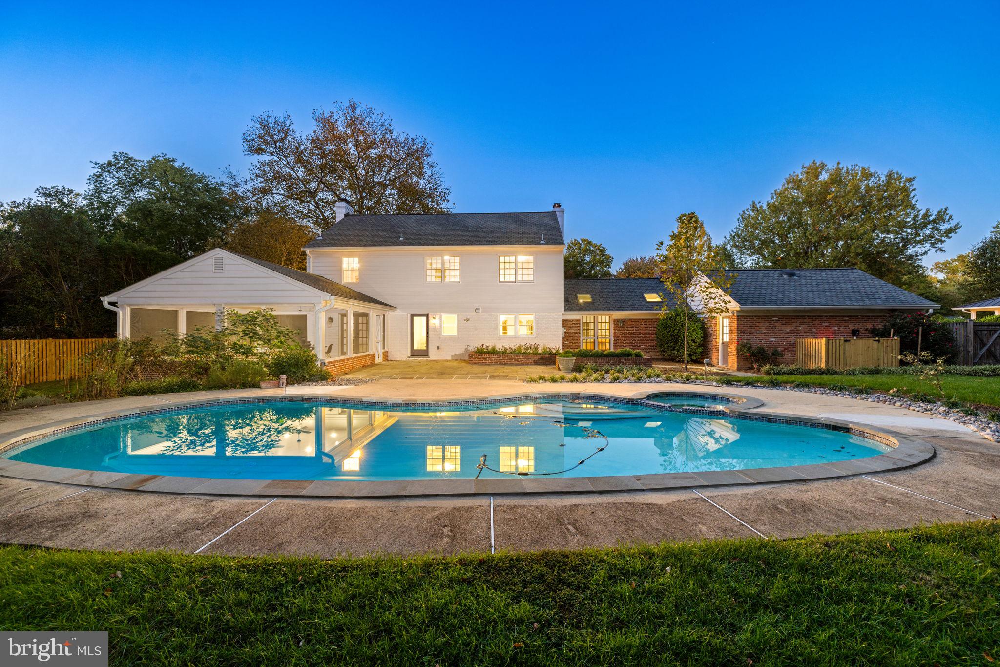 3568 Trinity Dr