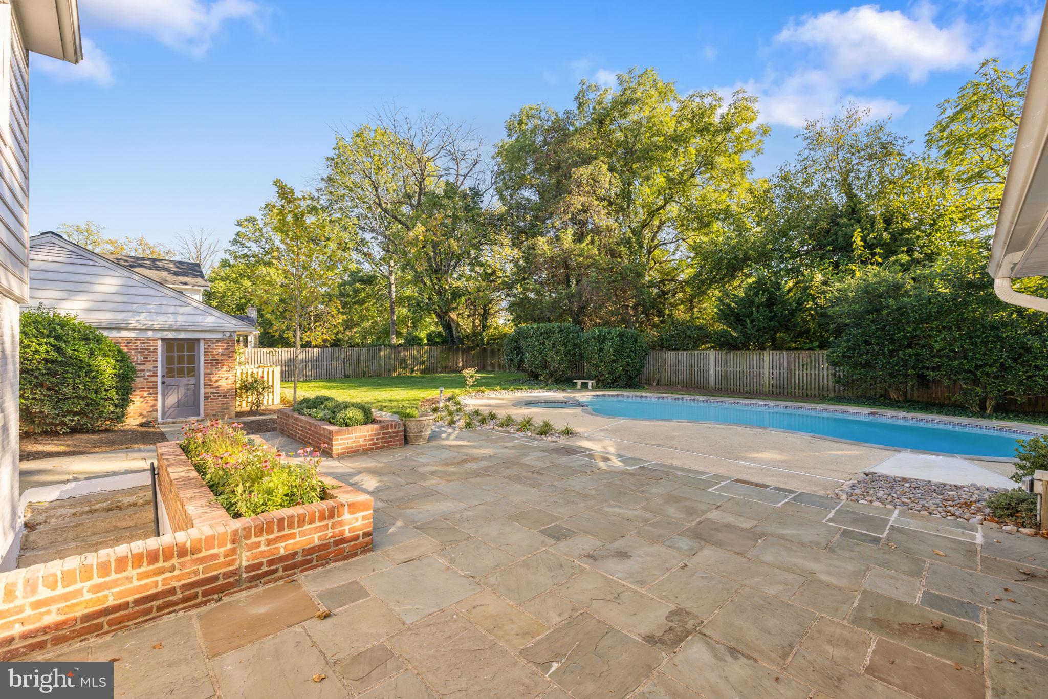 3568 Trinity Dr