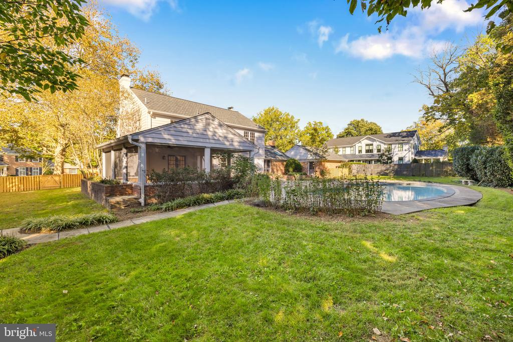 3568 Trinity Dr