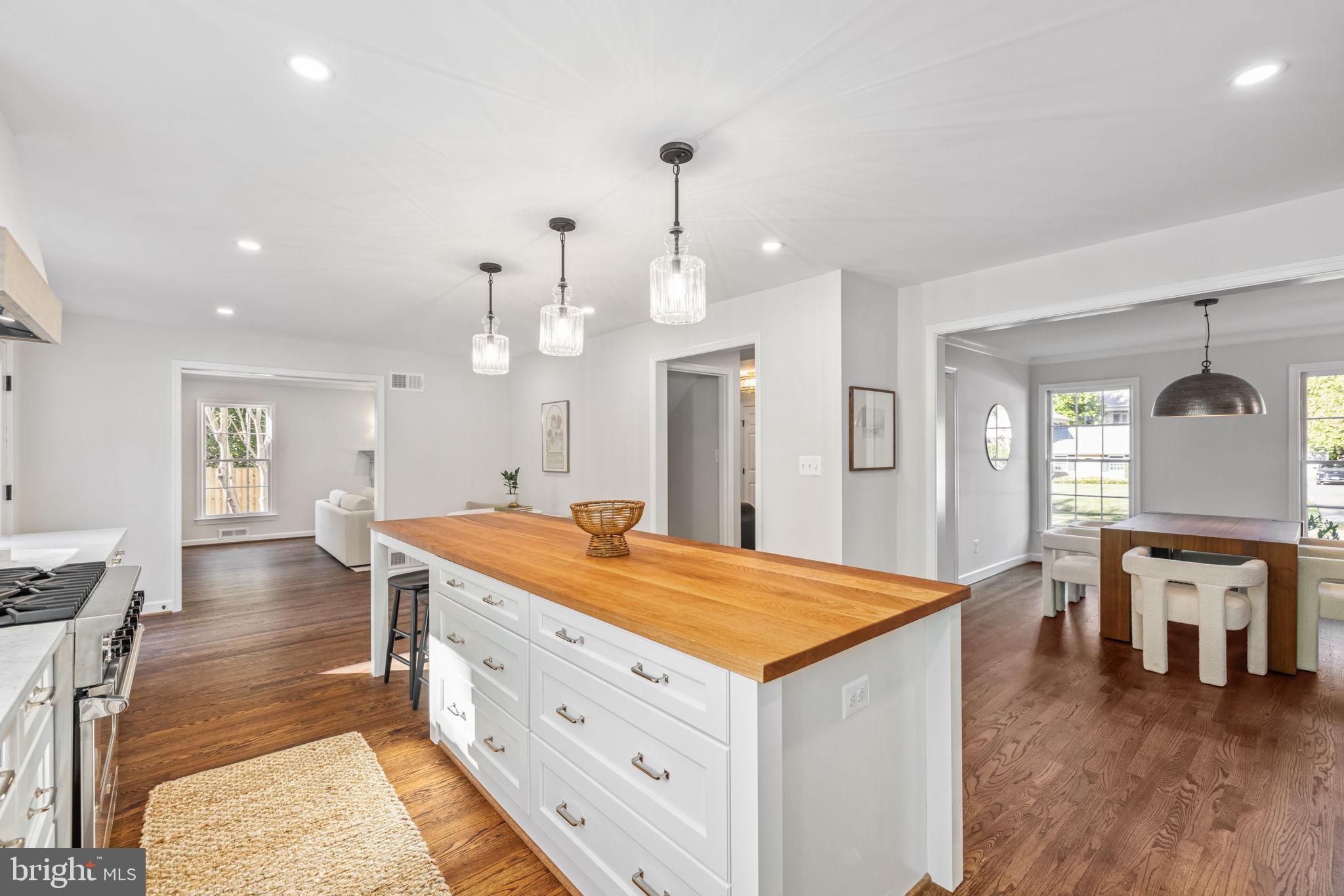 3568 Trinity Dr