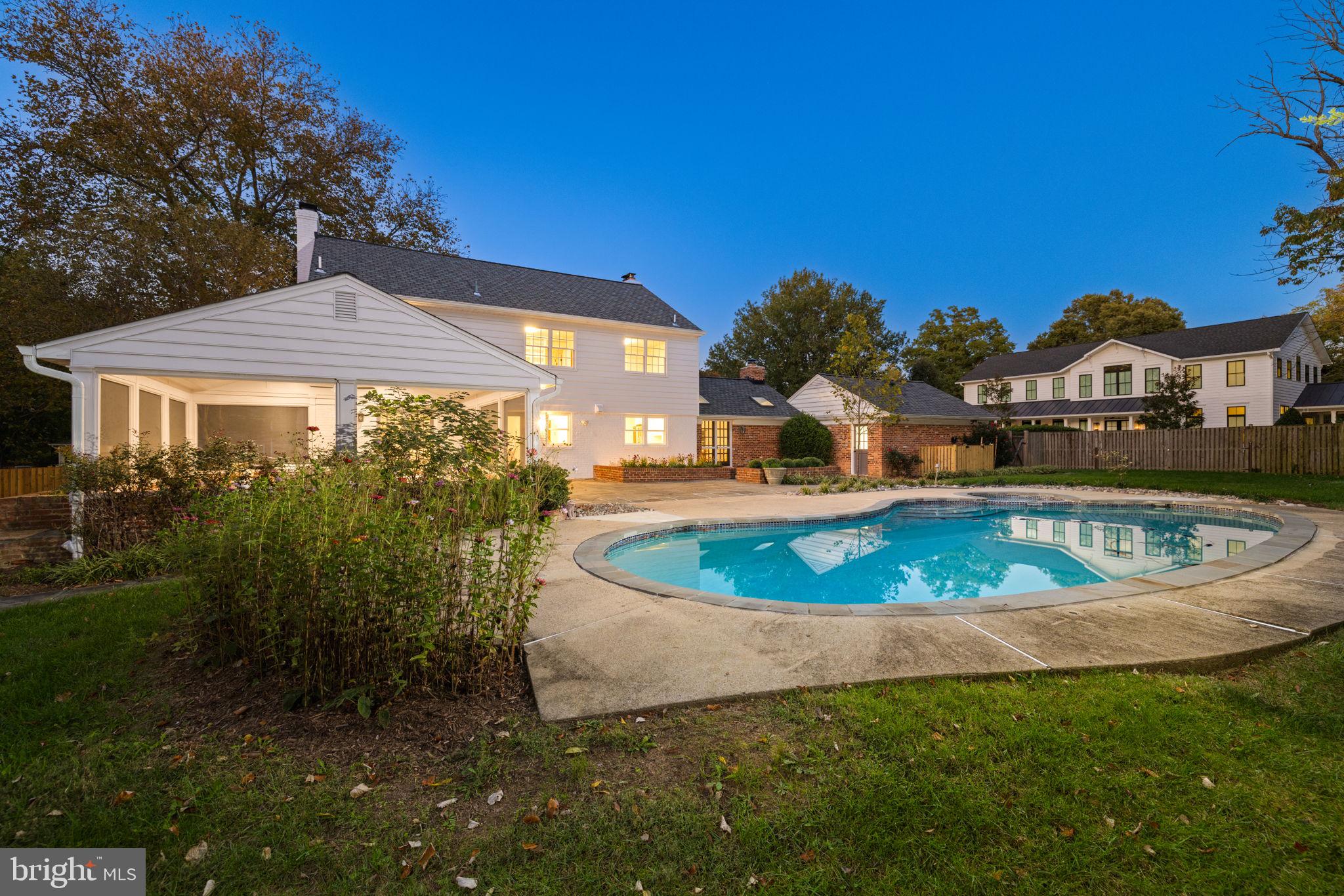 3568 Trinity Dr