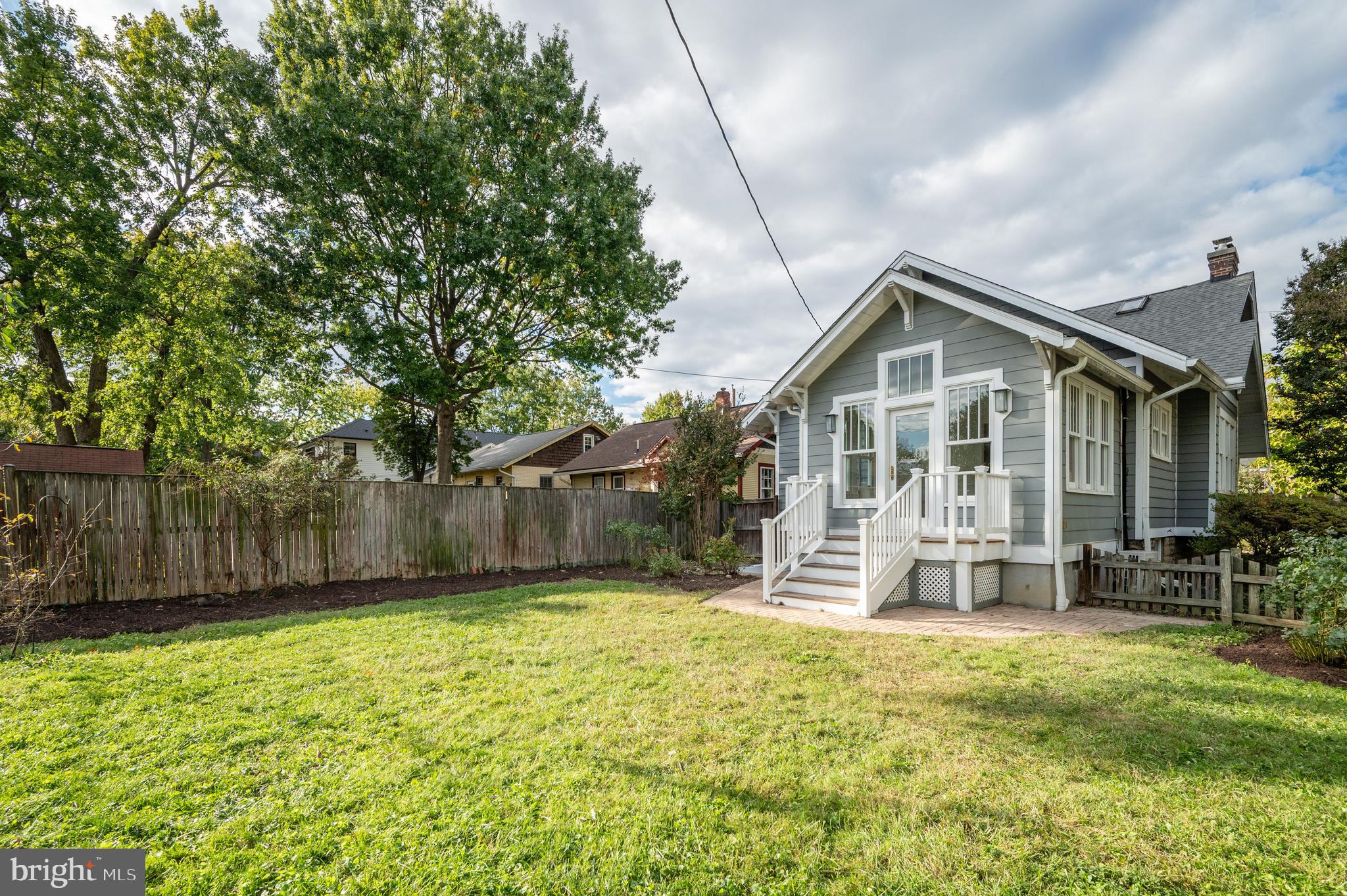 223 E Oxford Ave