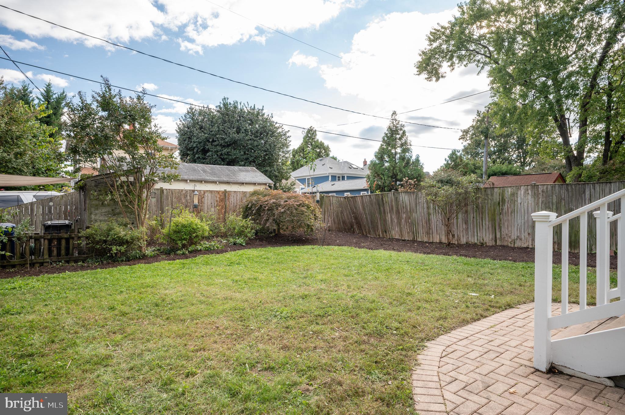 223 E Oxford Ave