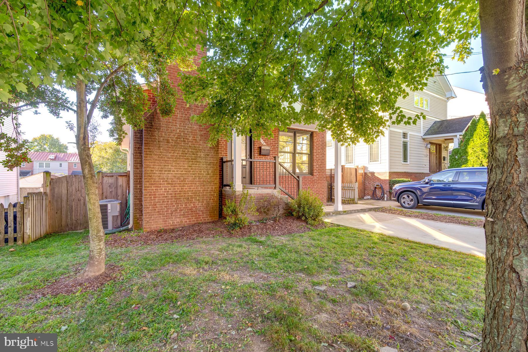 213 DUNCAN AVE