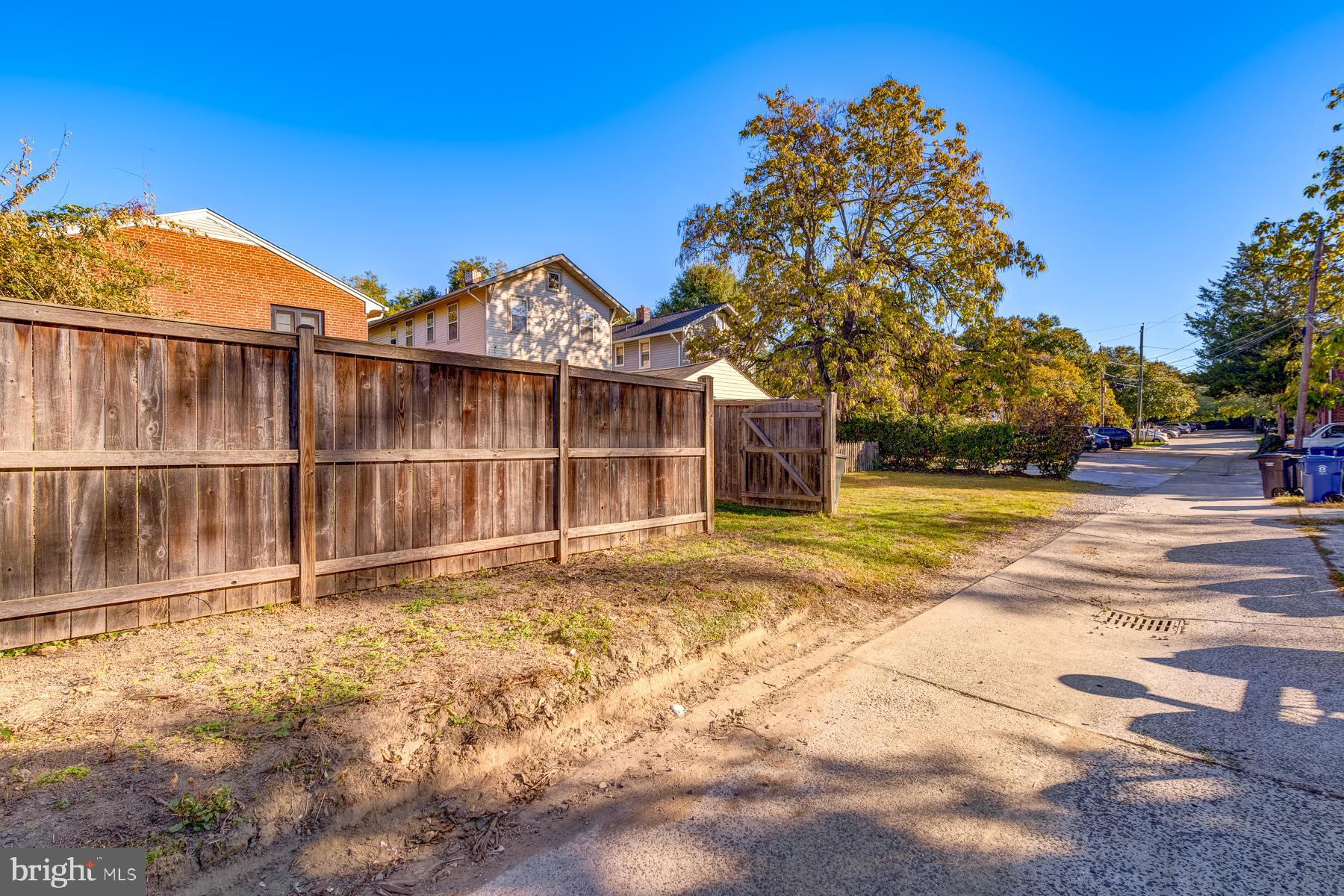 213 DUNCAN AVE