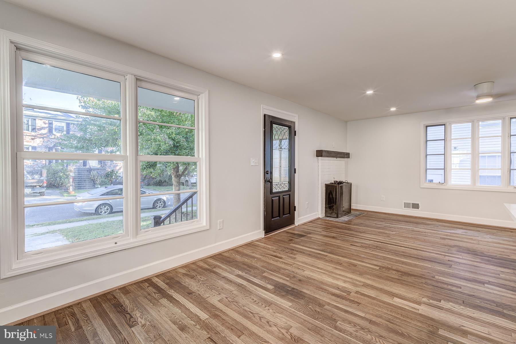 213 DUNCAN AVE