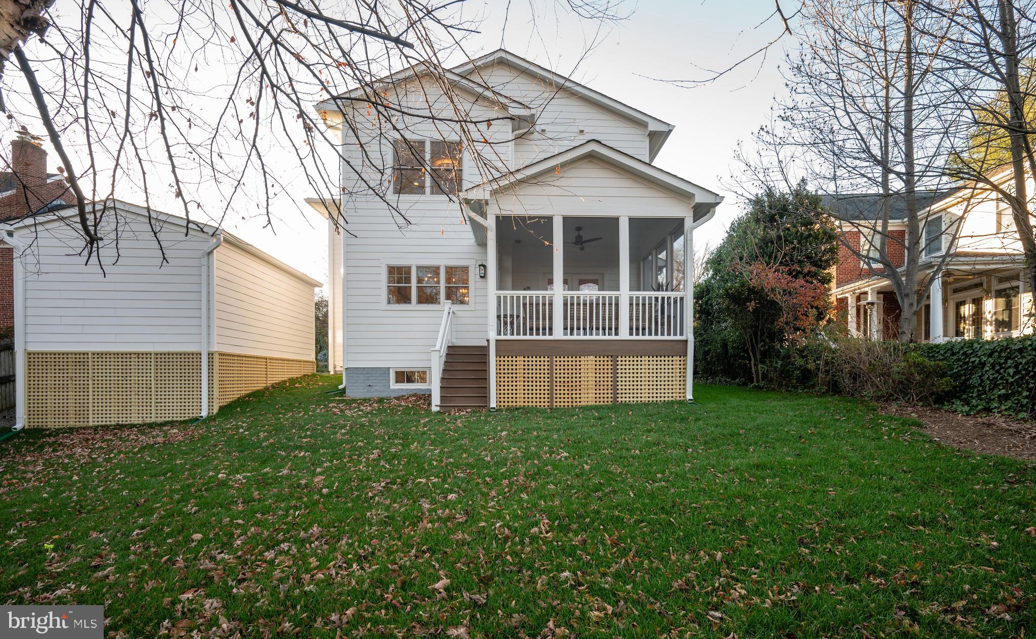 2313 Valley Dr