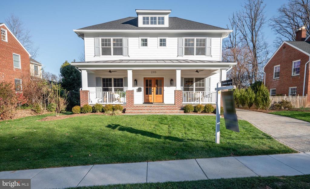 2313 Valley Dr