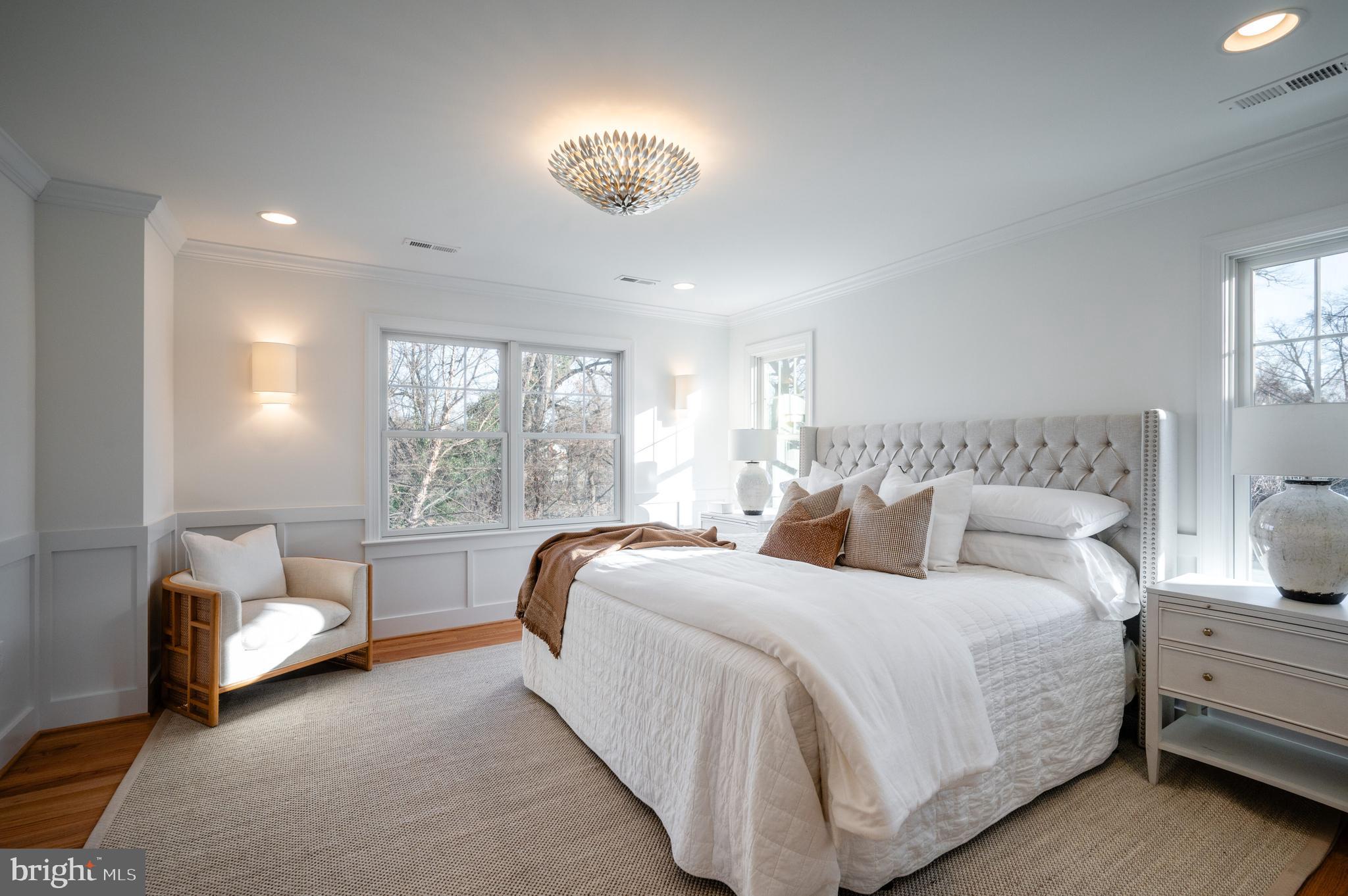 2313 Valley Dr
