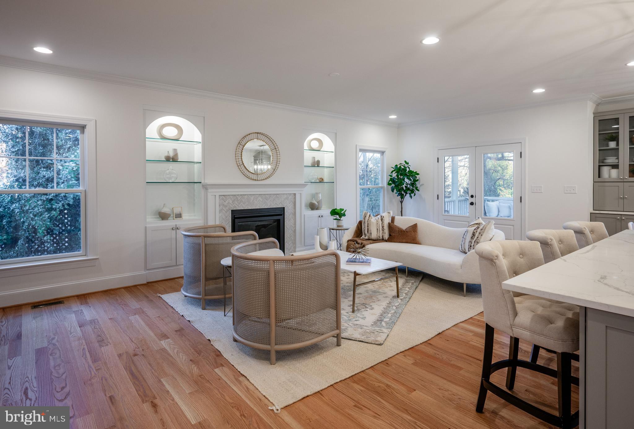 2313 Valley Dr