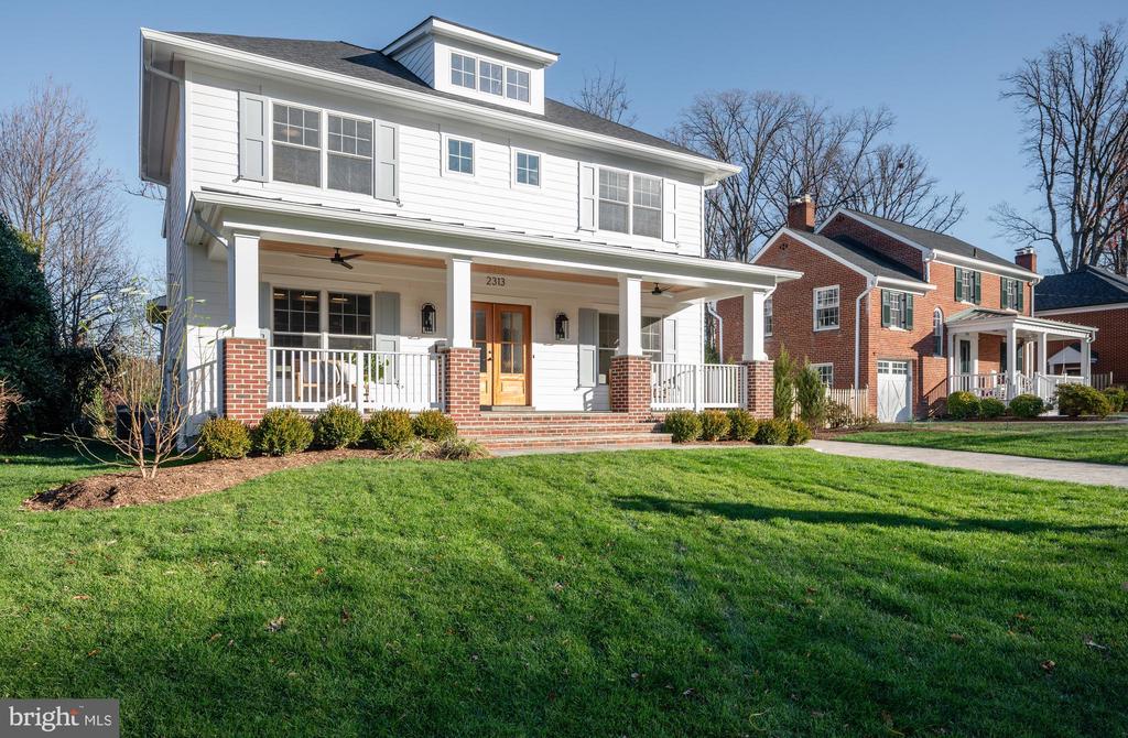 2313 Valley Dr