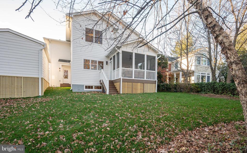 2313 Valley Dr