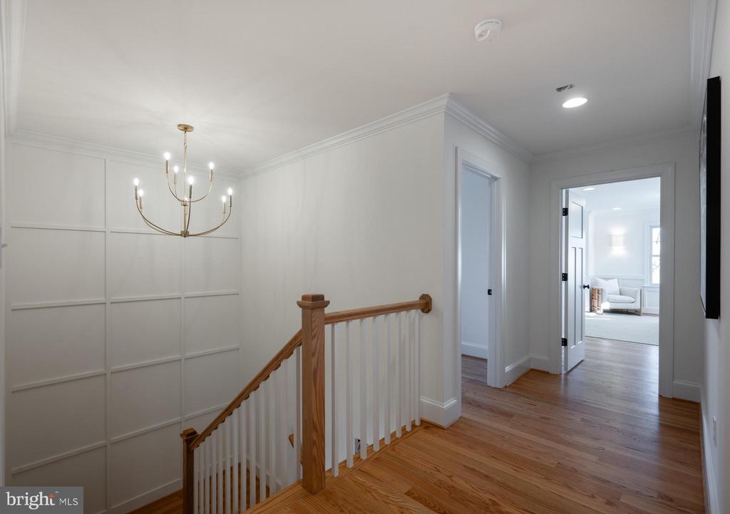 2313 Valley Dr