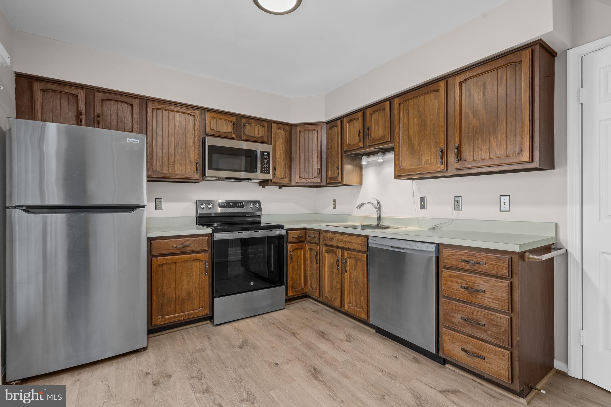 2718 FRANKLIN CT