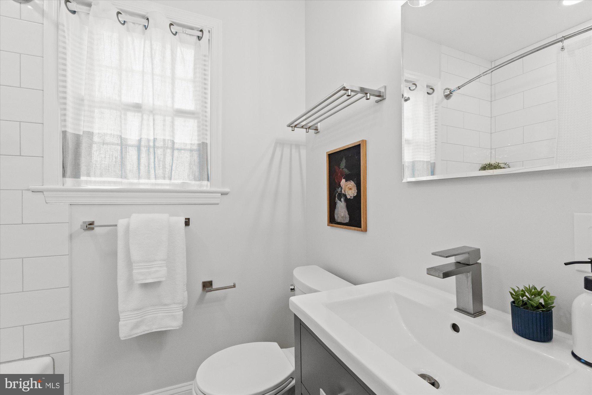 14 E Linden St